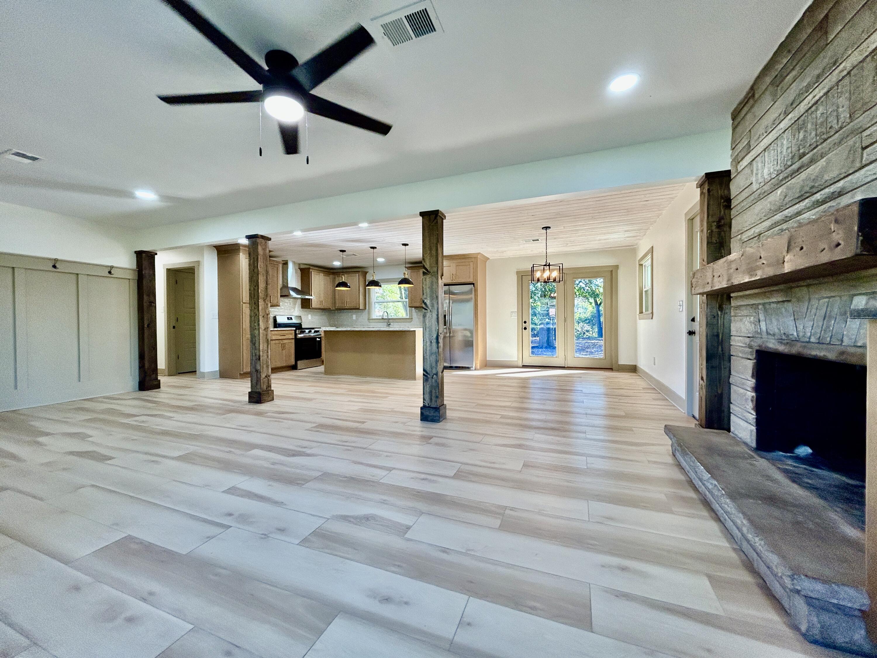 906 S Horseshoe Drive Property Photo 33