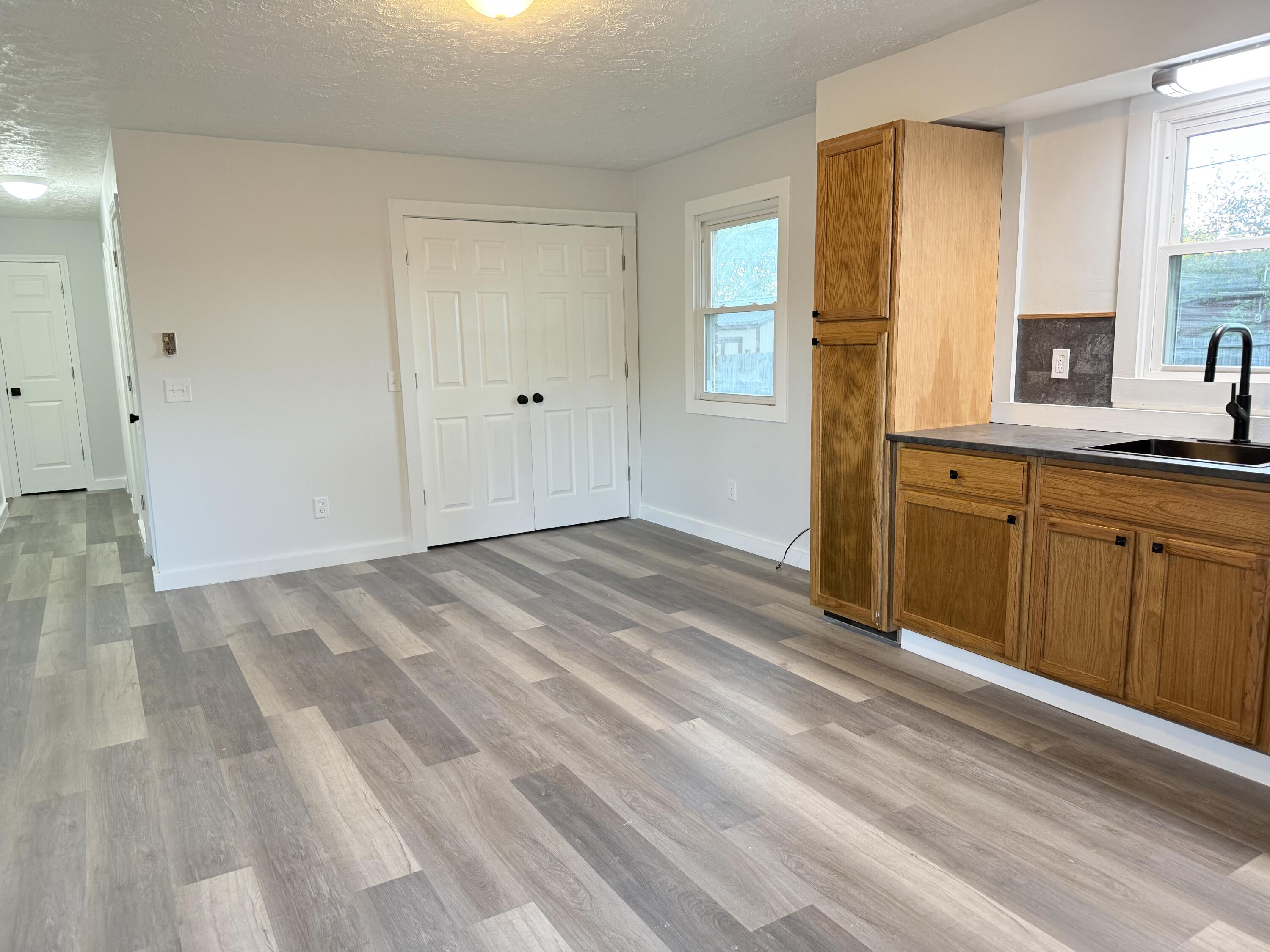 430 Falcon Property Photo 5