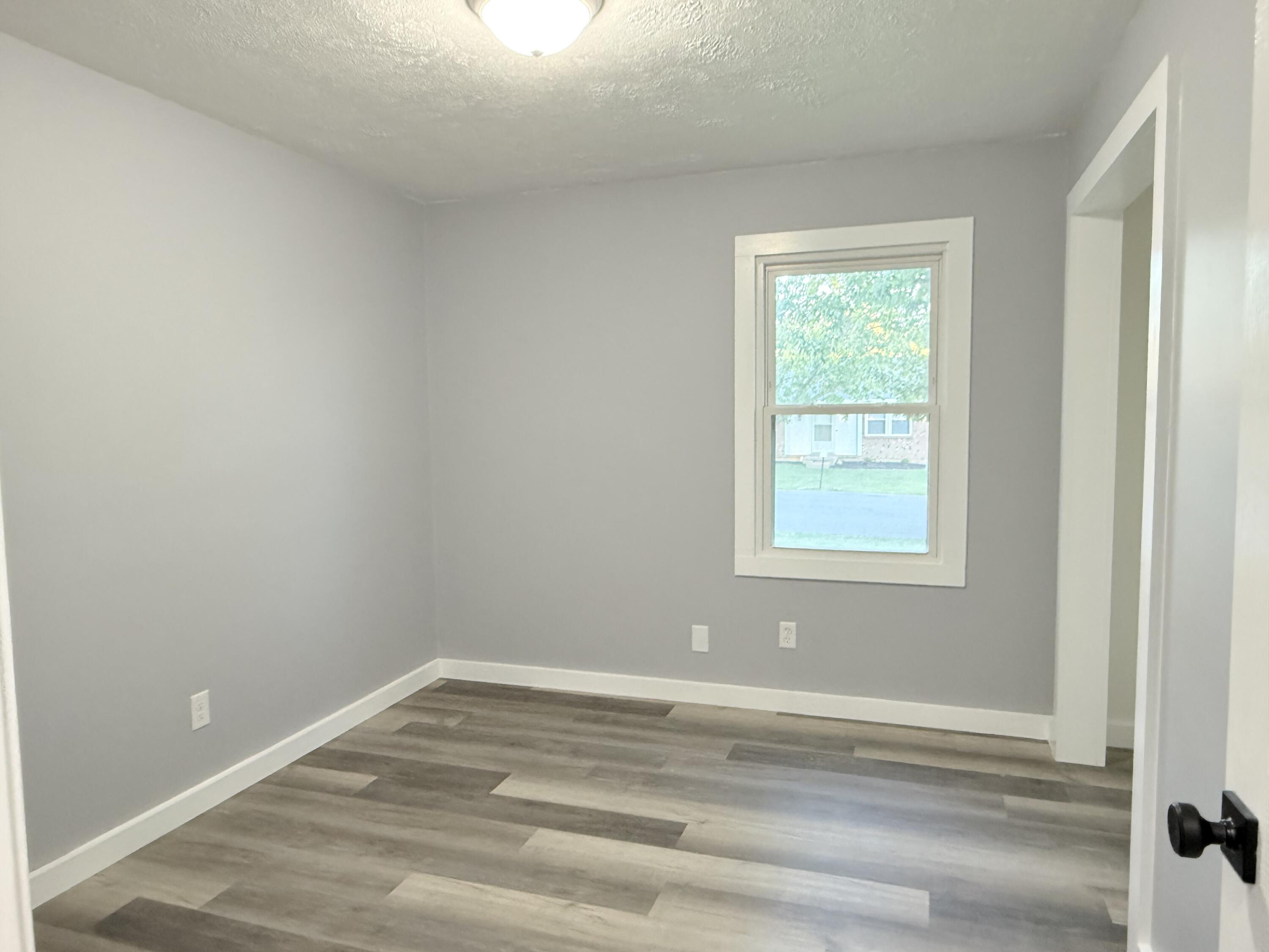 430 Falcon Property Photo 10