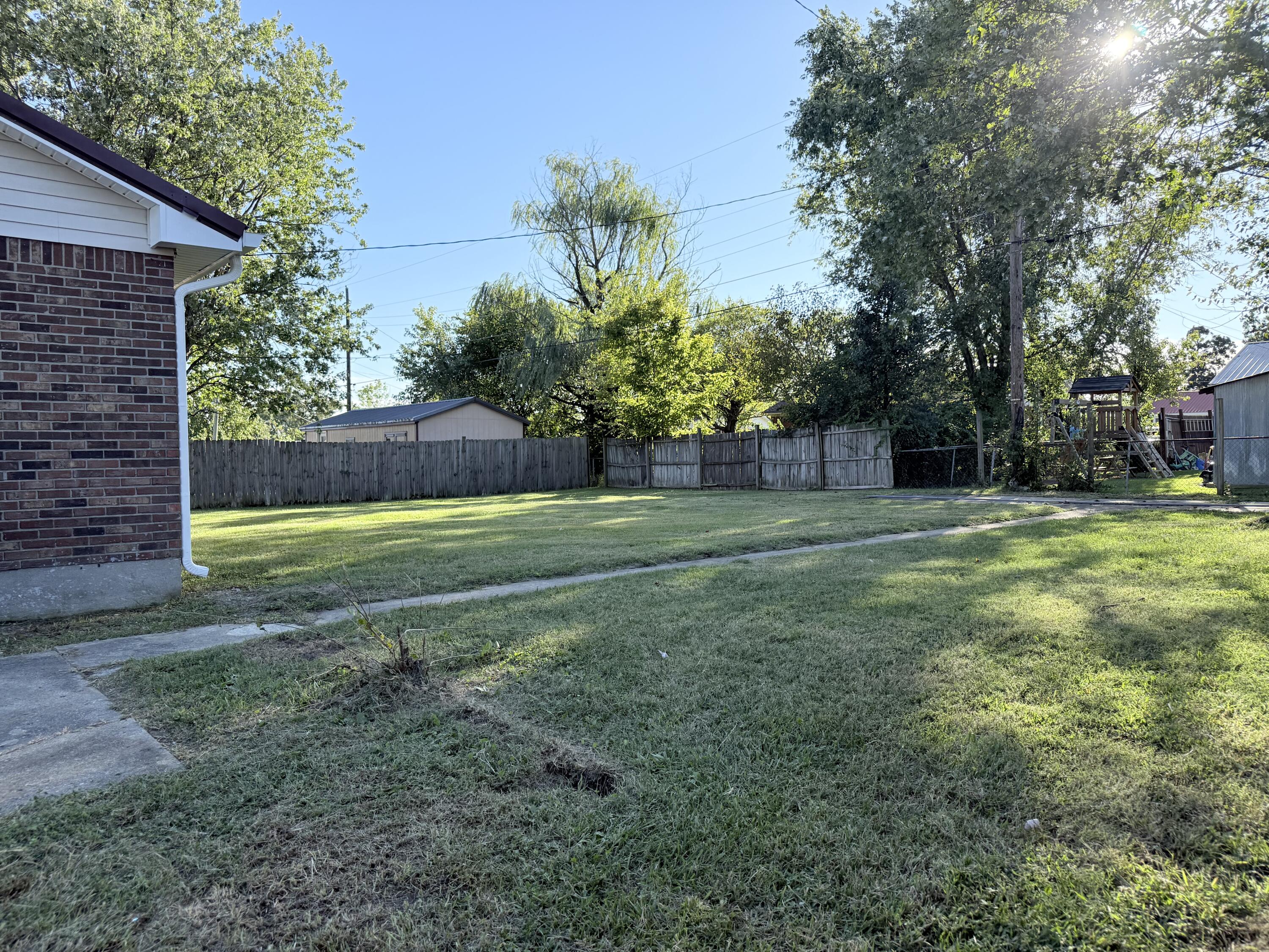 430 Falcon Property Photo 17