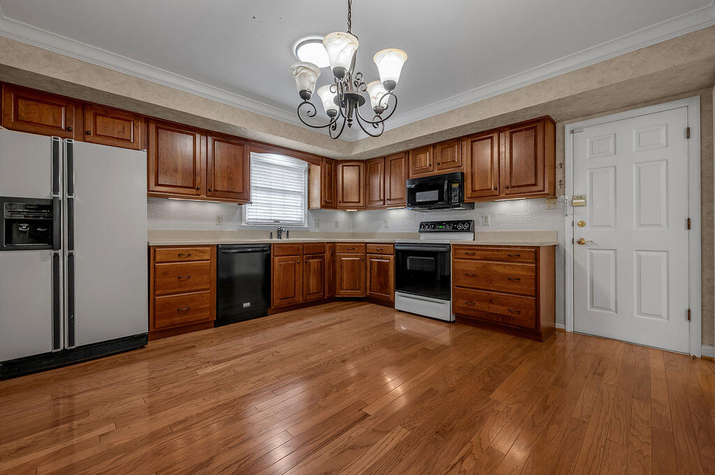 1508 Green Hills Road Property Photo 4