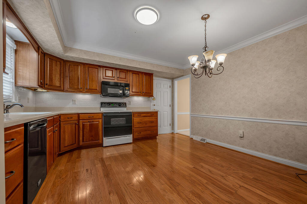 1508 Green Hills Road Property Photo 5