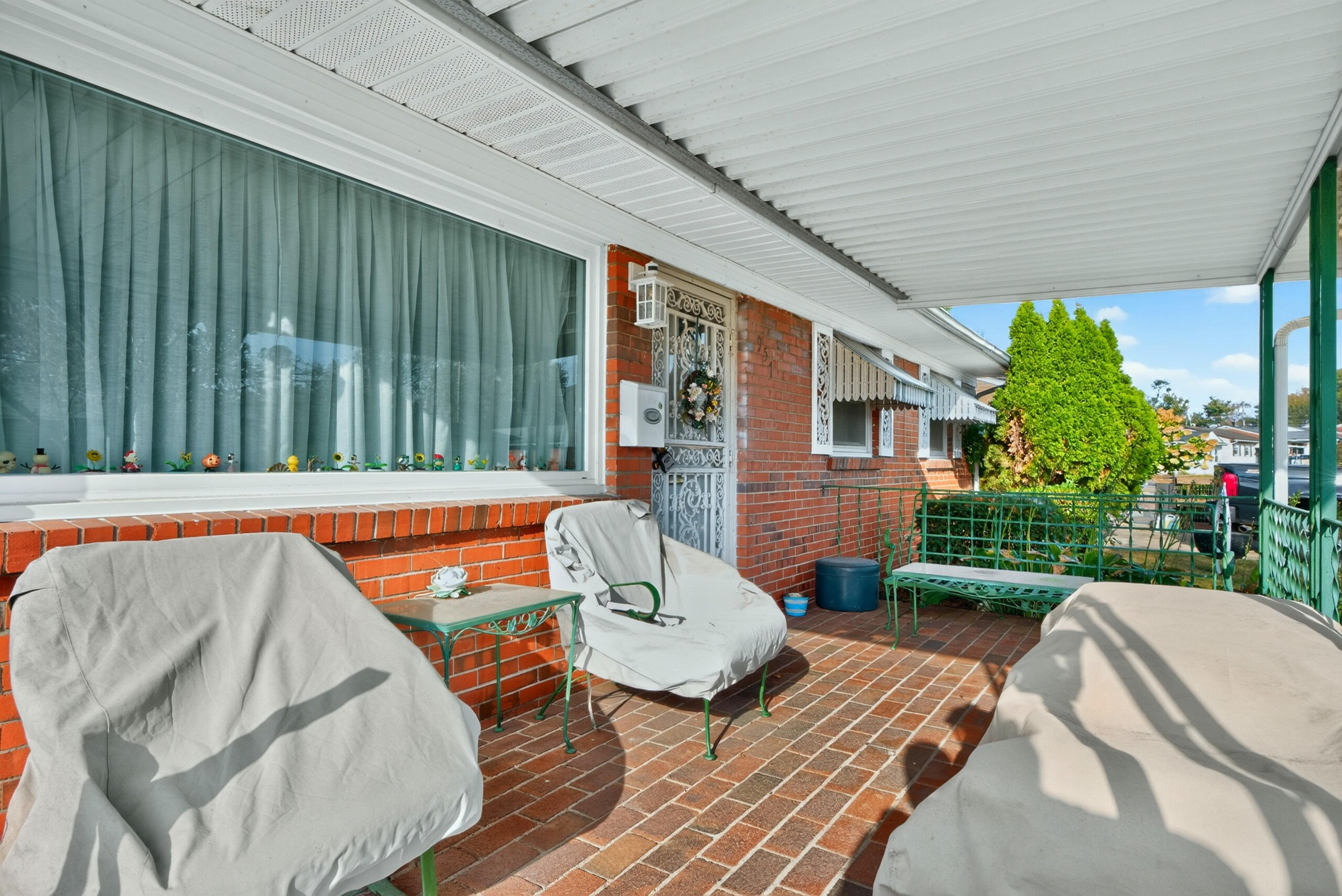 957 Waverly Drive Property Photo 4