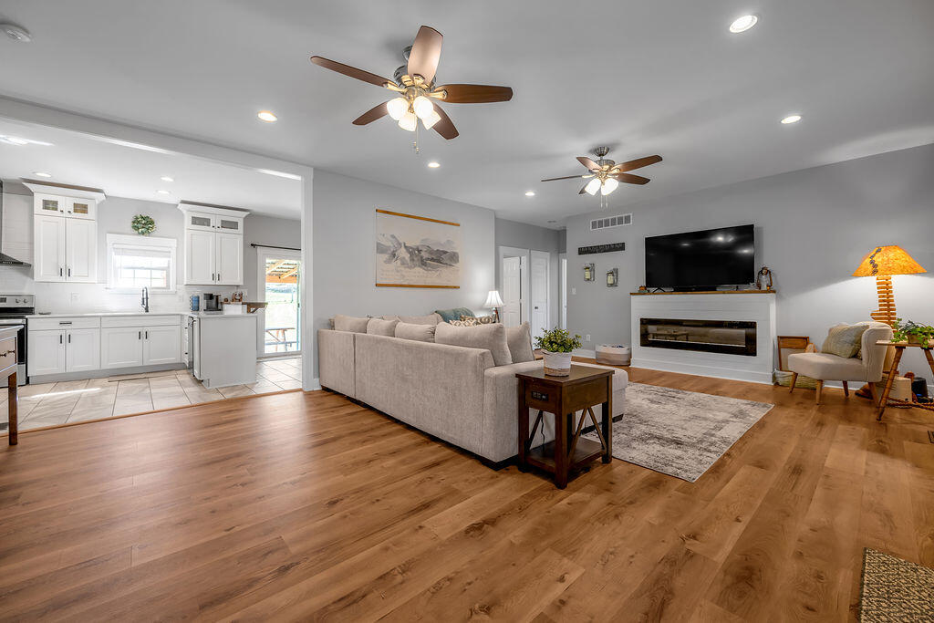 1830 Switzer Road Property Photo 12