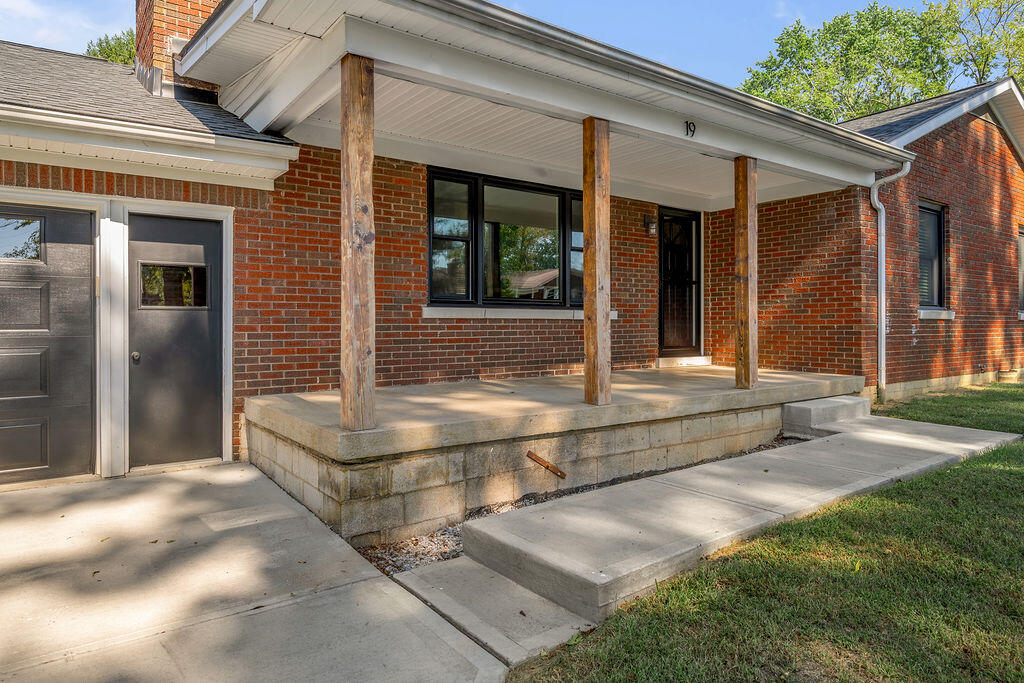 19 Leeburton Lane Property Photo 4