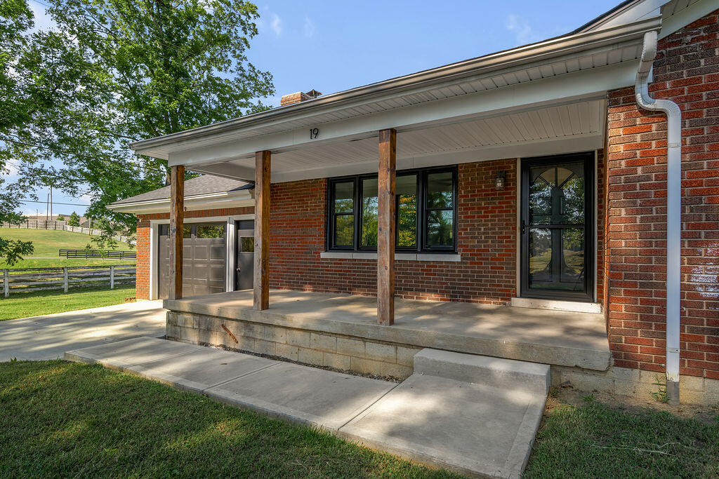 19 Leeburton Lane Property Photo 6