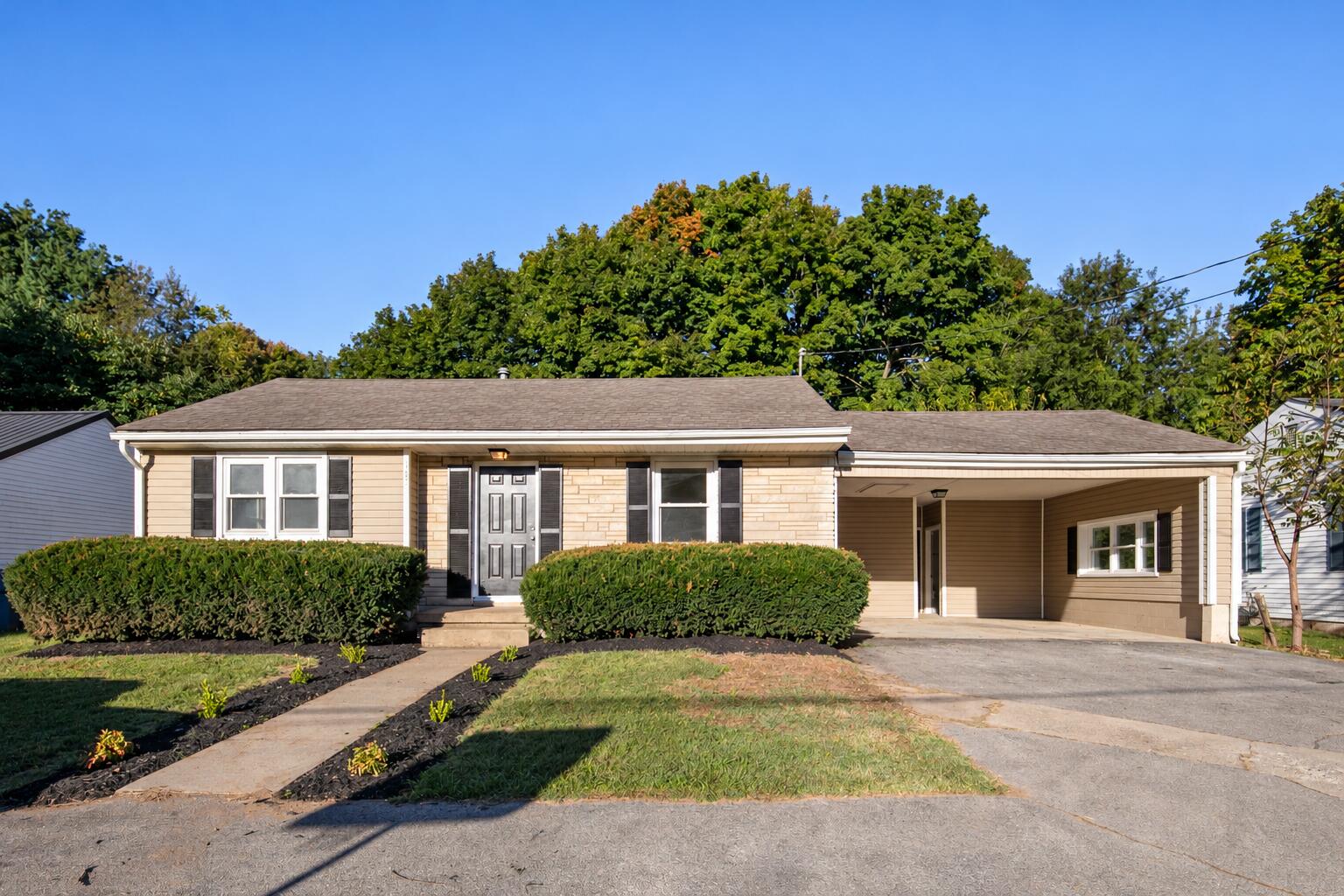 105 Williams Court Property Photo 1