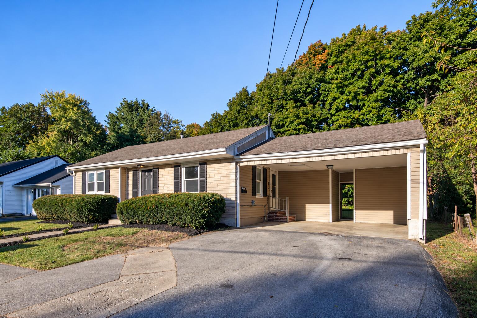 105 Williams Court Property Photo 2