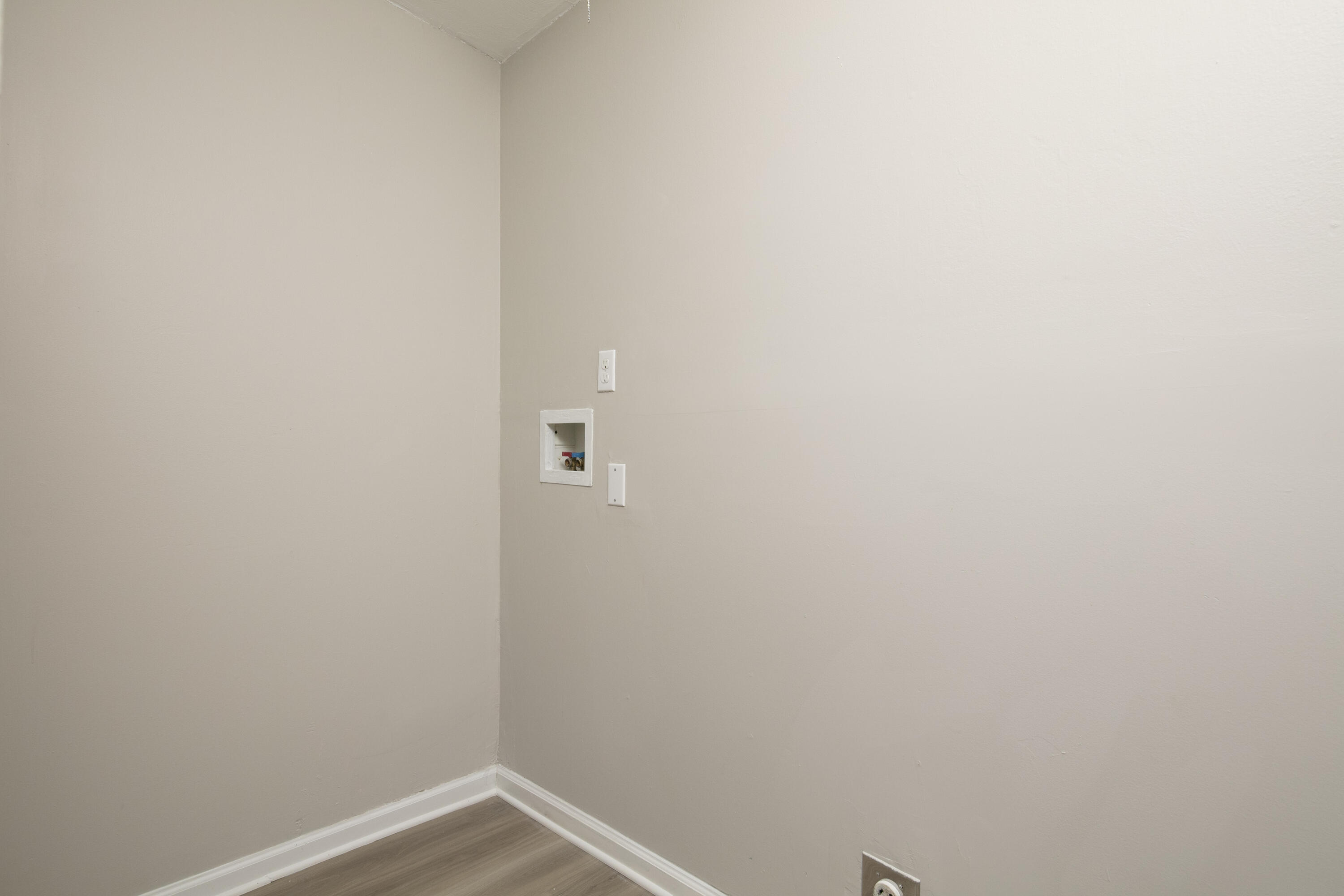 214 Center Drive Property Photo 12