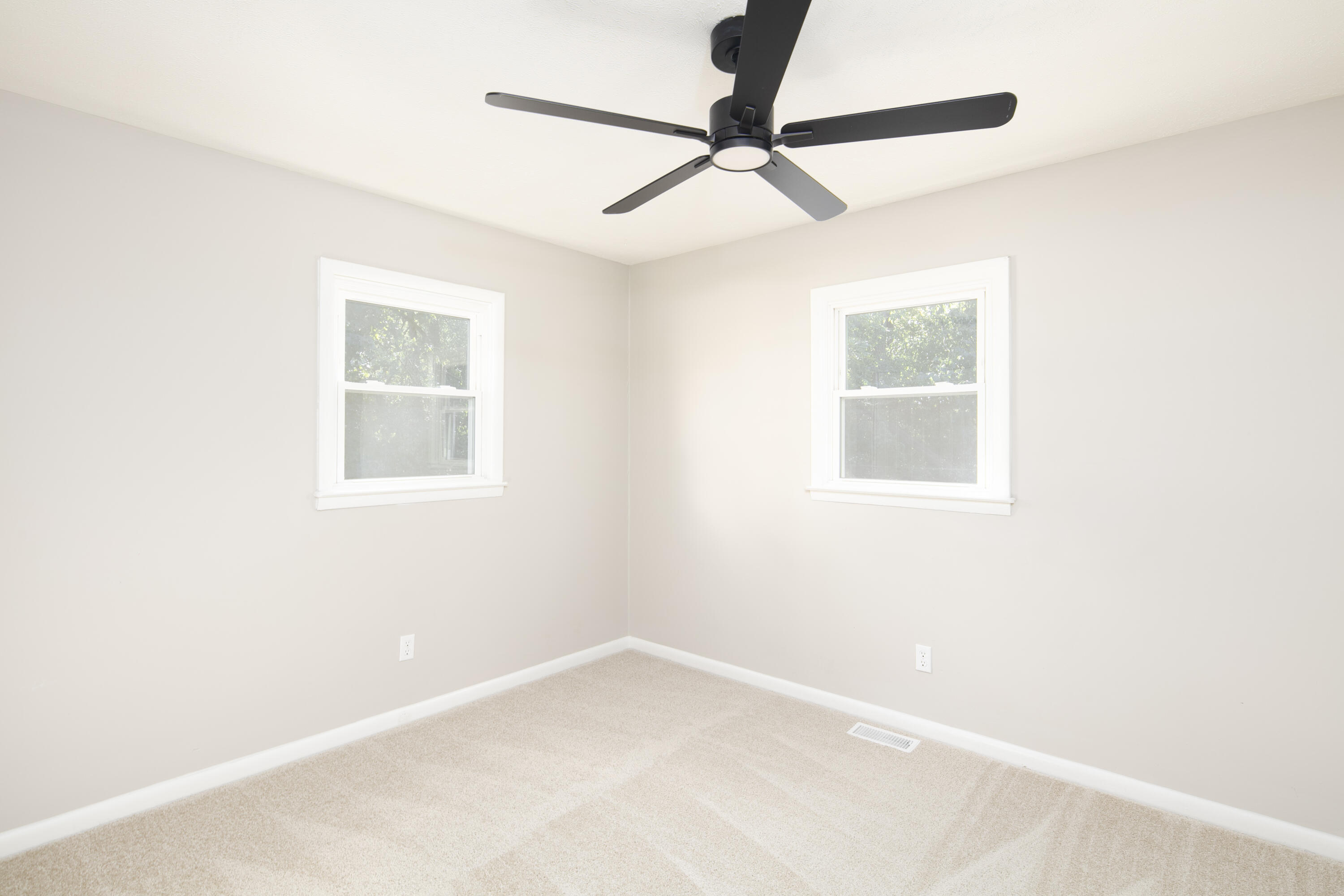 214 Center Drive Property Photo 14