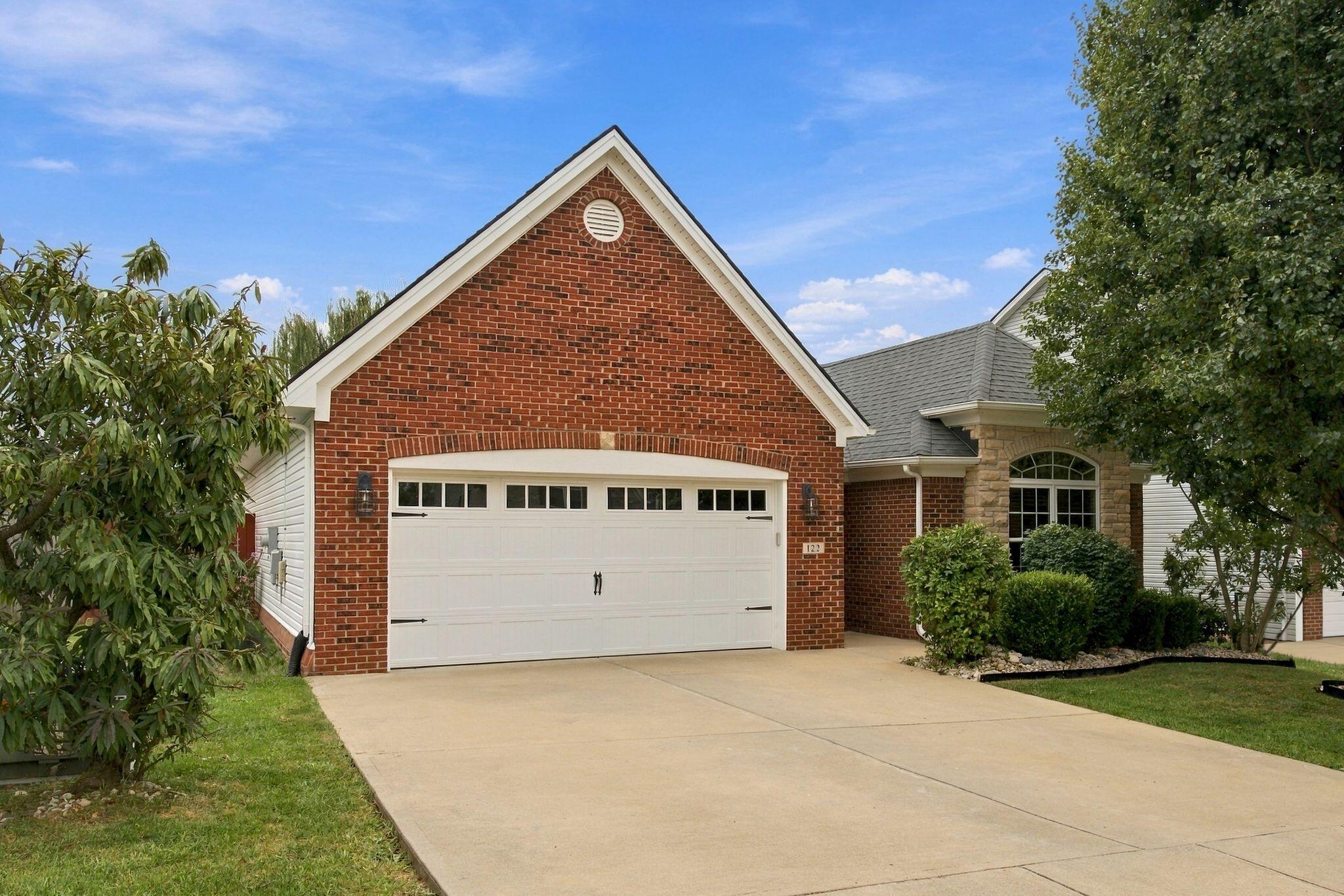 122 Mcintosh Park Property Photo 1
