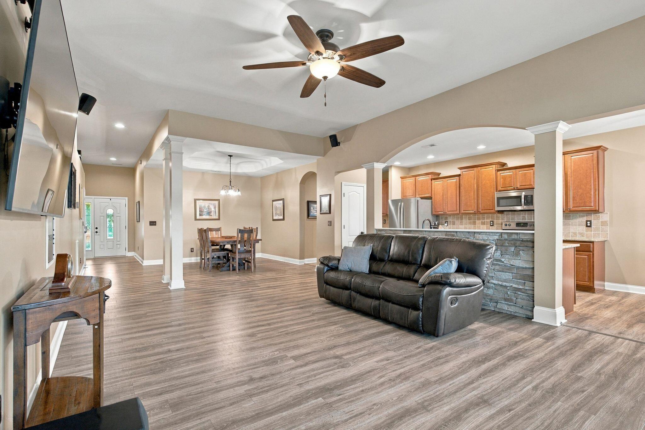 122 Mcintosh Park Property Photo 7