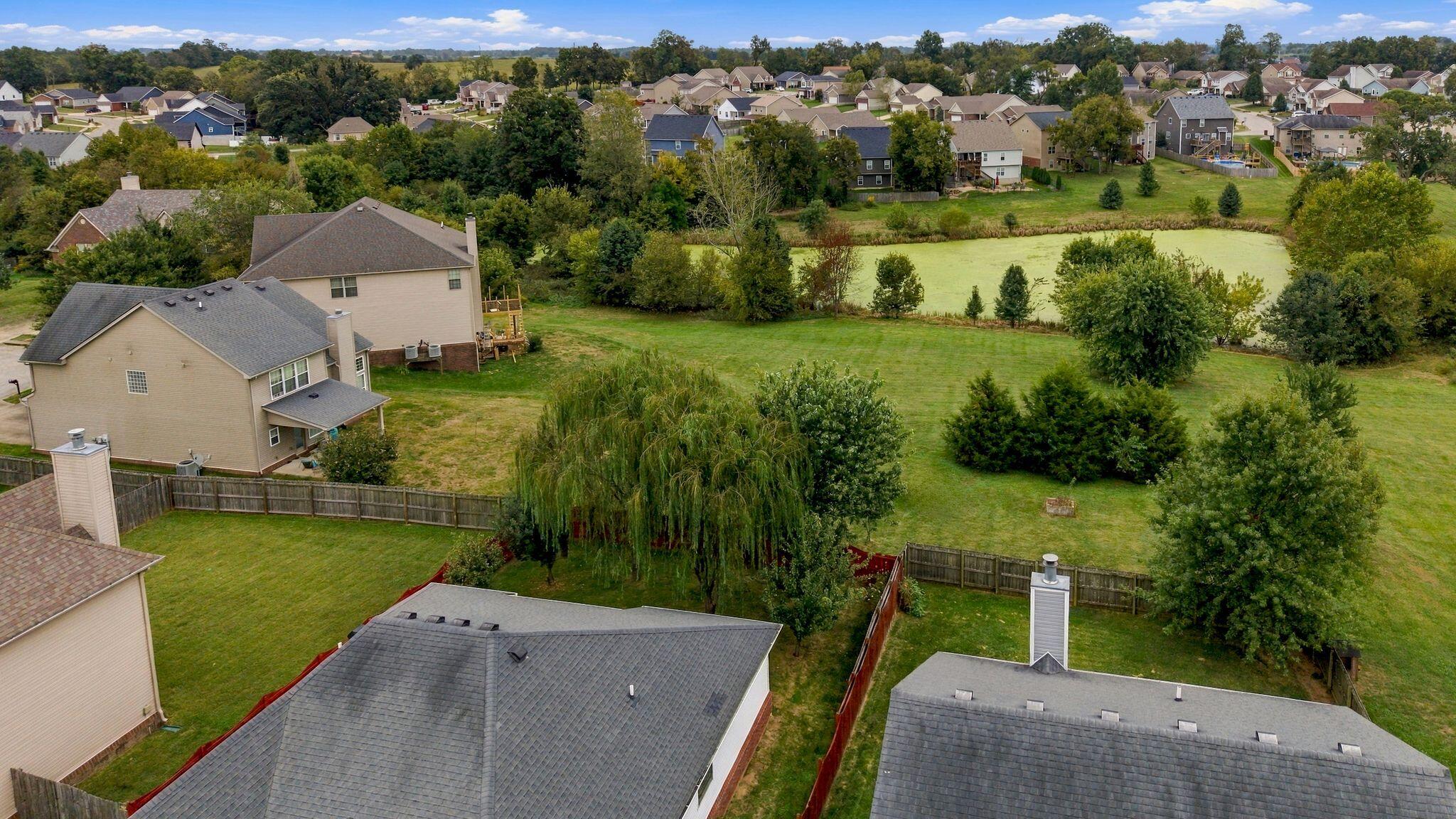 122 Mcintosh Park Property Photo 30