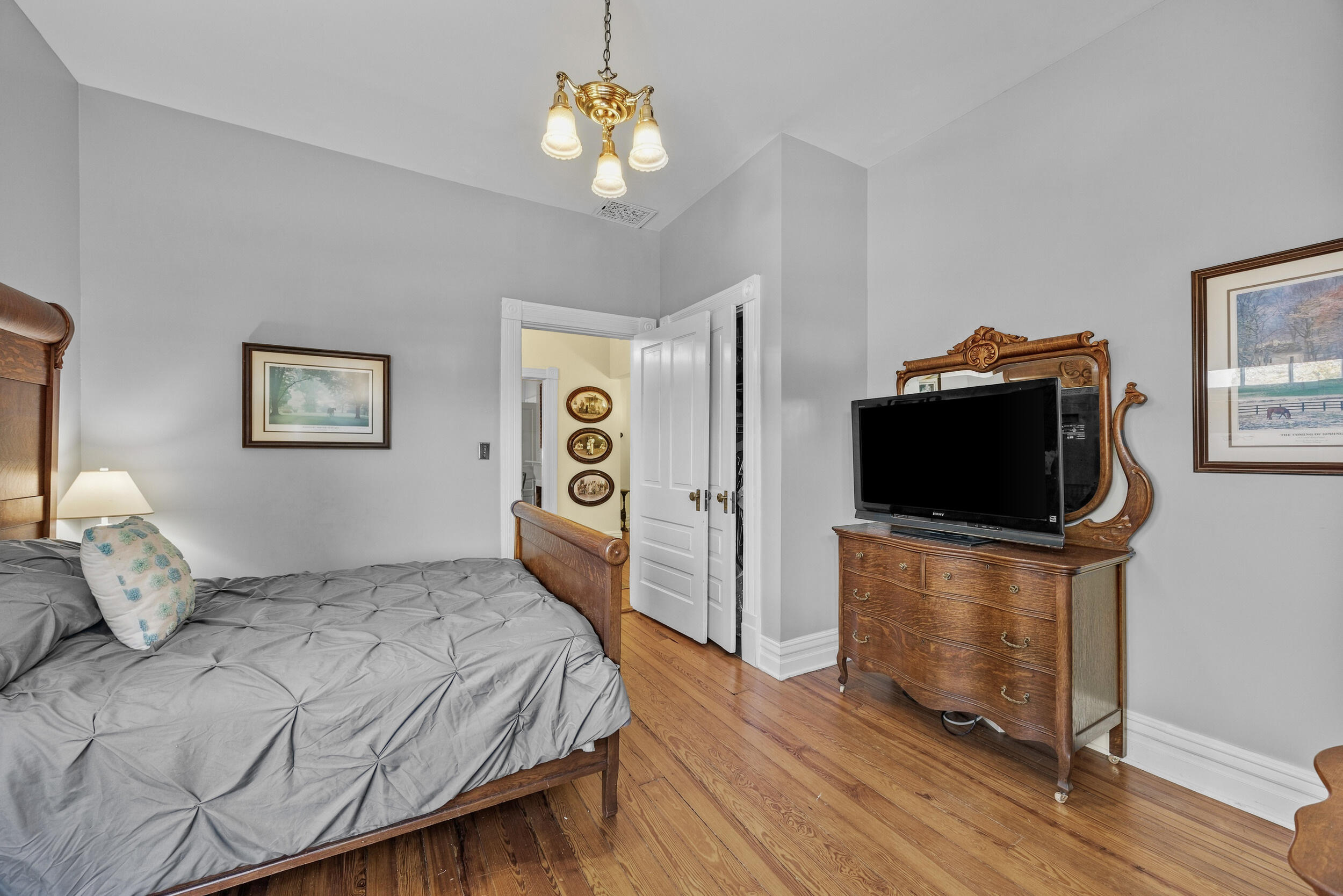 304 S Winter Street Property Photo 45