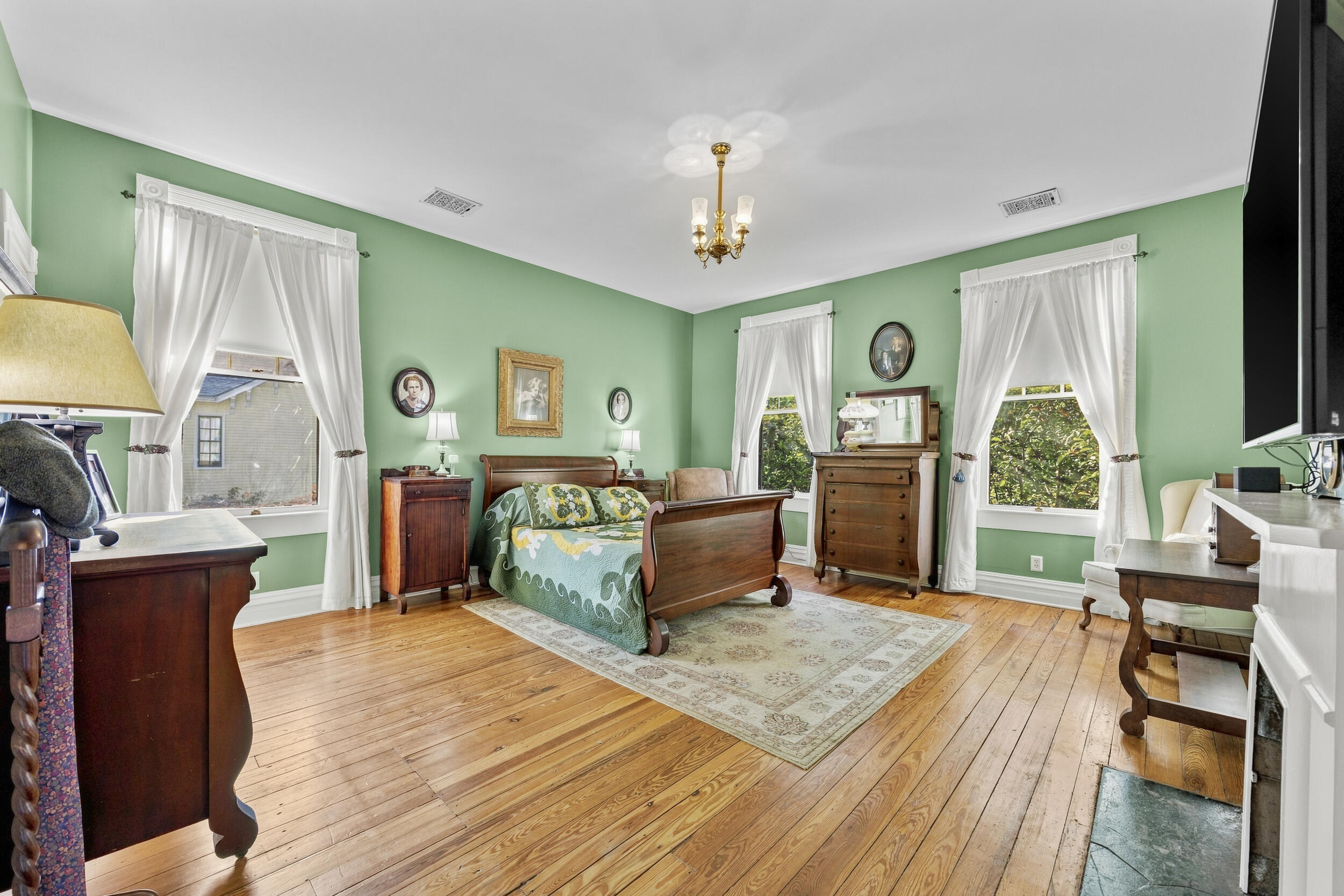 304 S Winter Street Property Photo 46