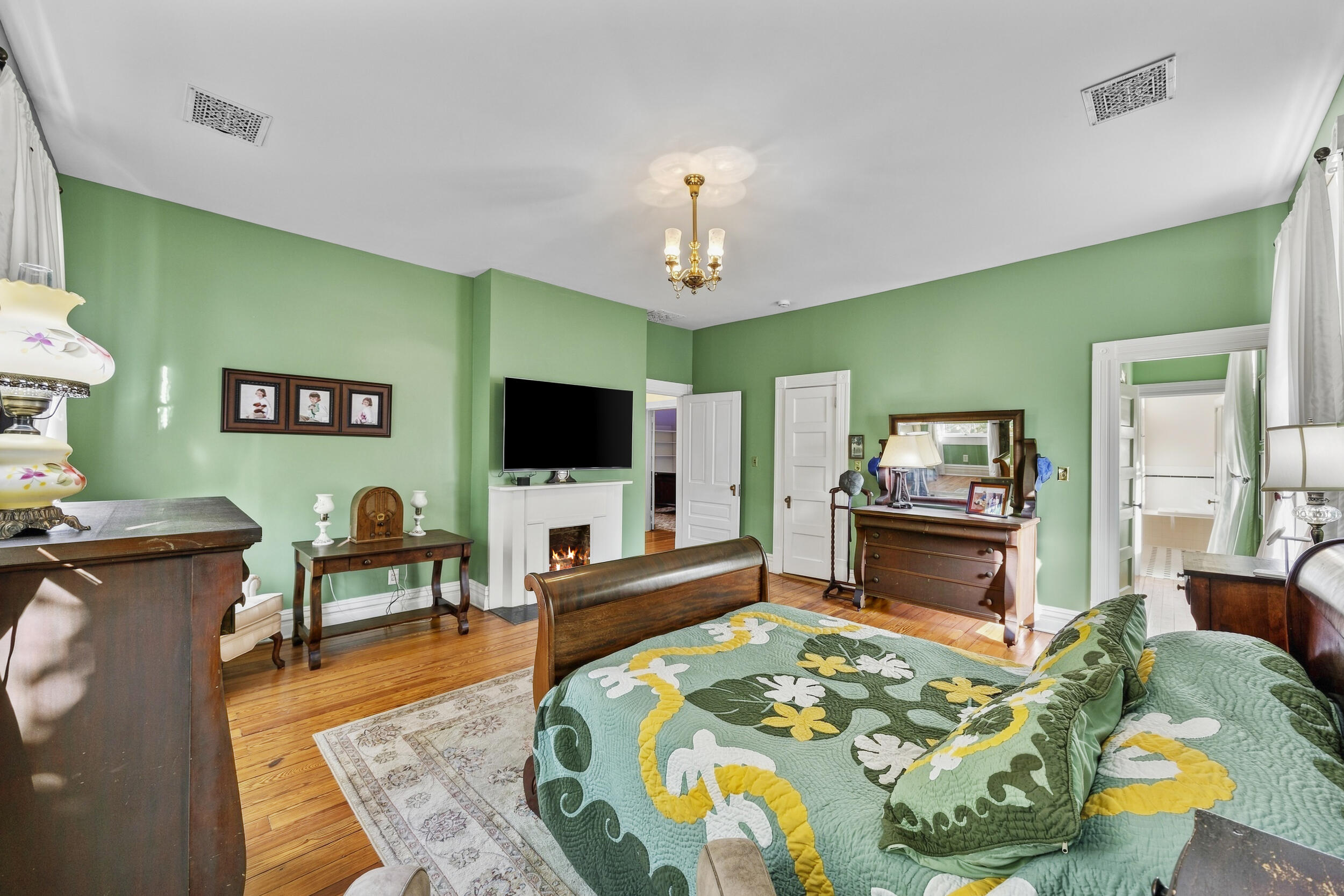 304 S Winter Street Property Photo 47