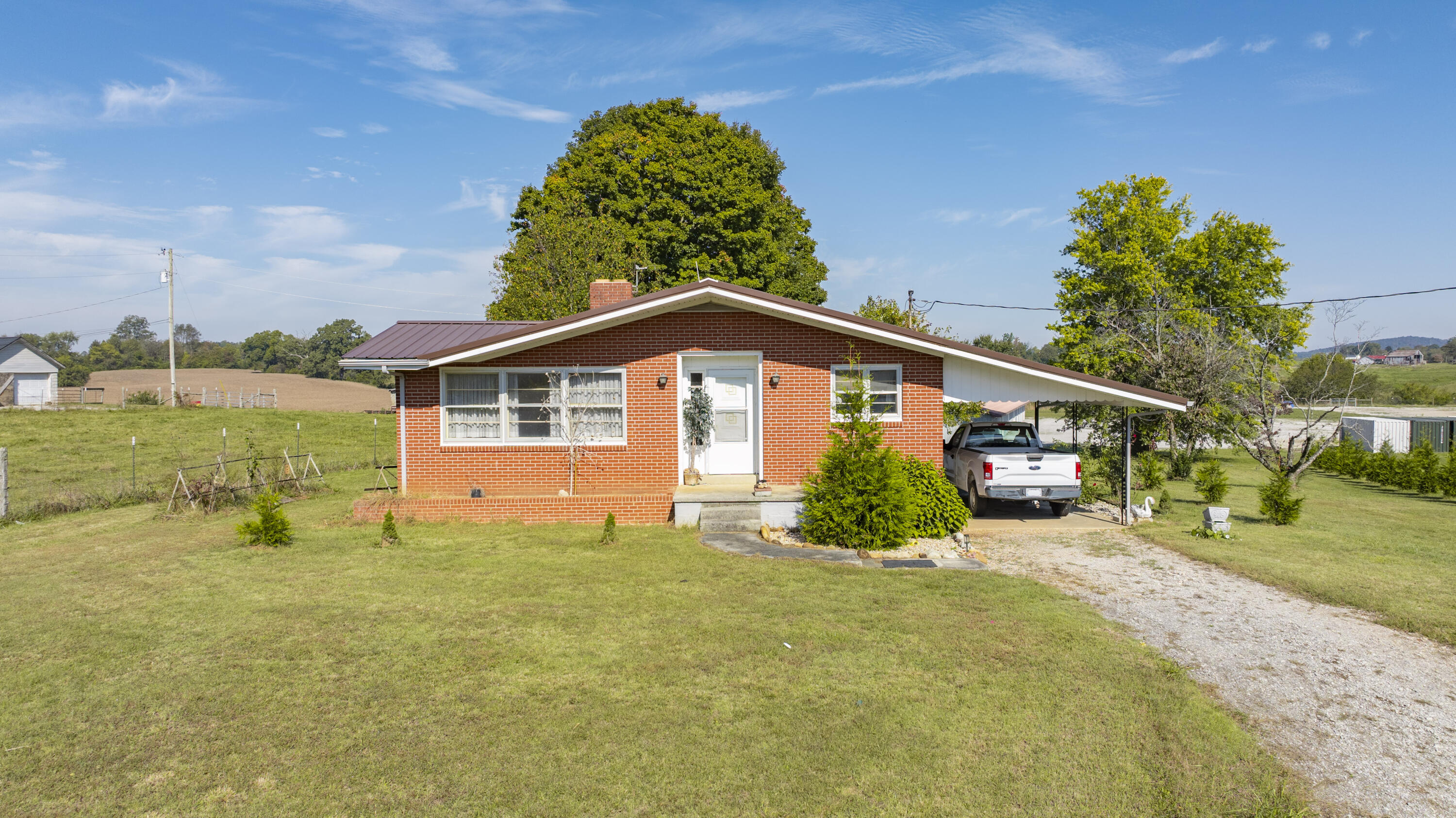 142 Highway 3284 Property Photo 2