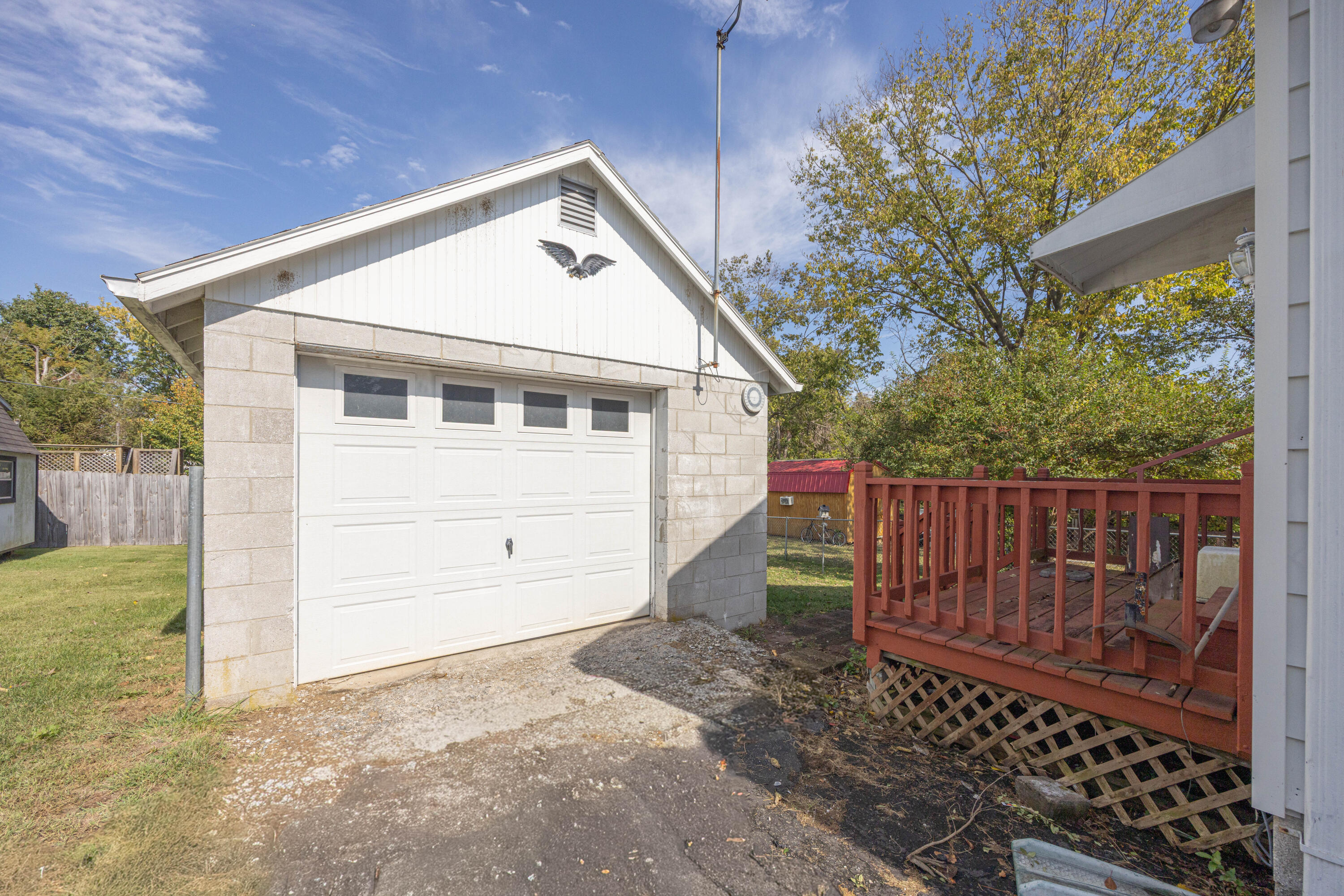 1709 Hinton Street Property Photo 4