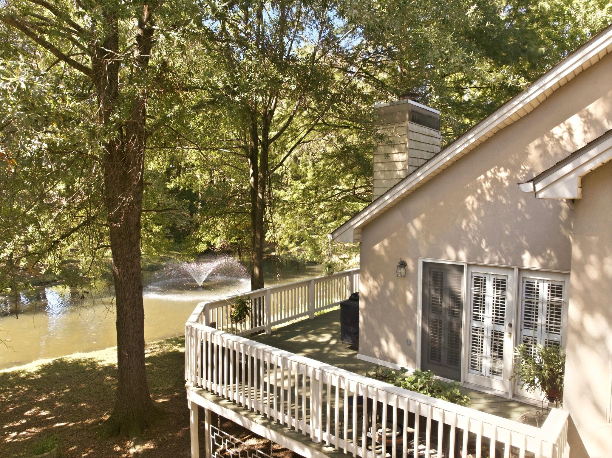247 Lake Pointe Drive Property Photo 4