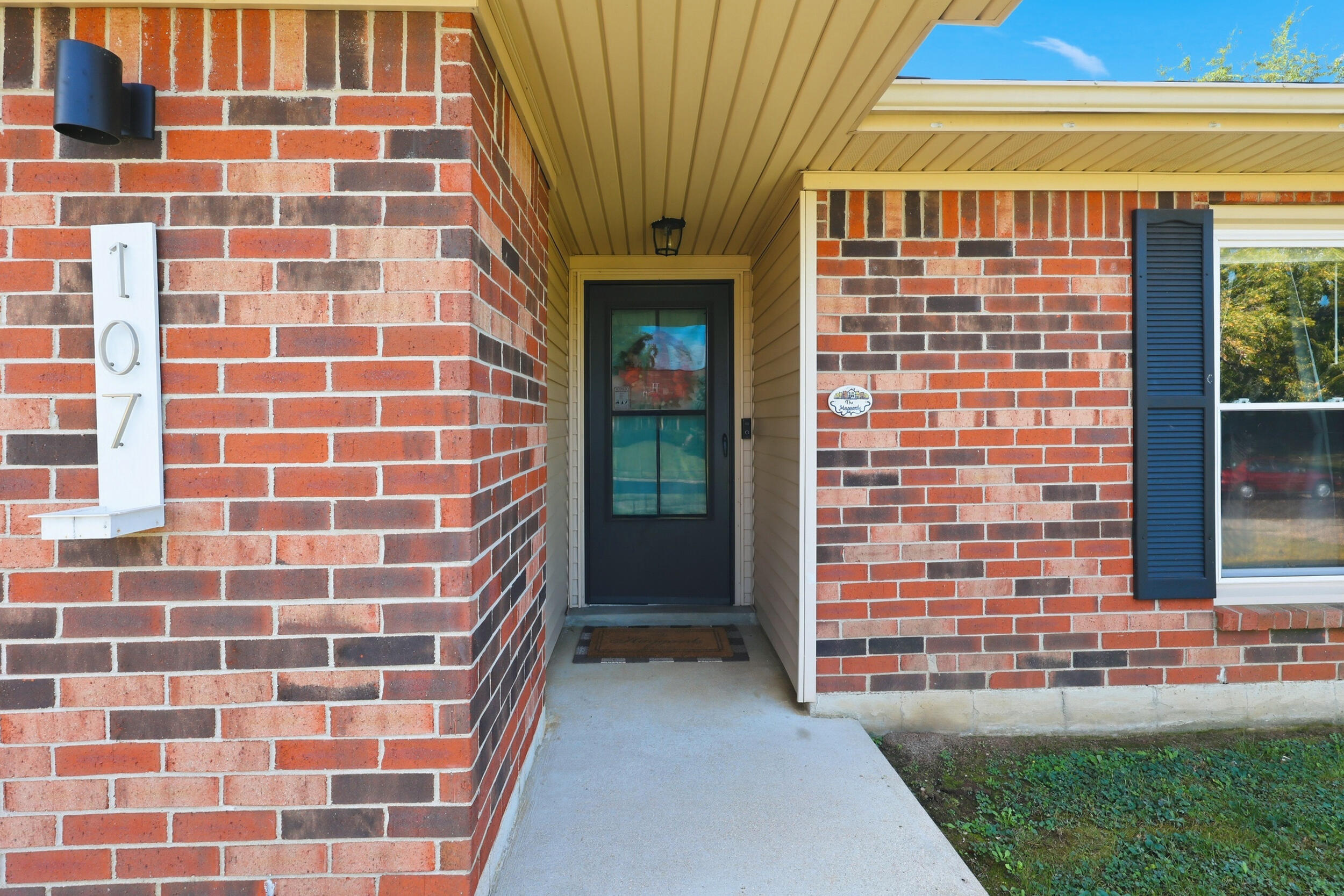 107 Hutchins Drive Property Photo 4