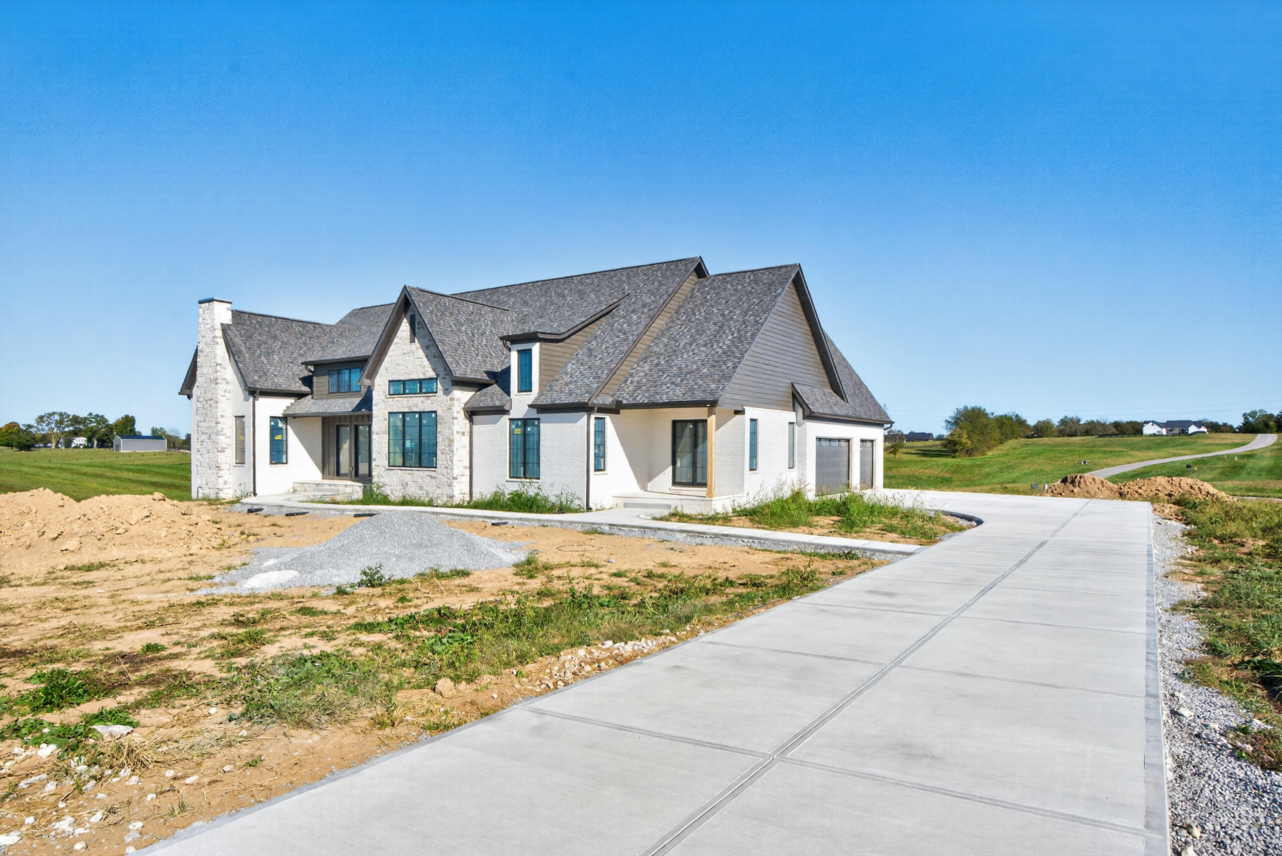 100 Ava Court Property Photo 3