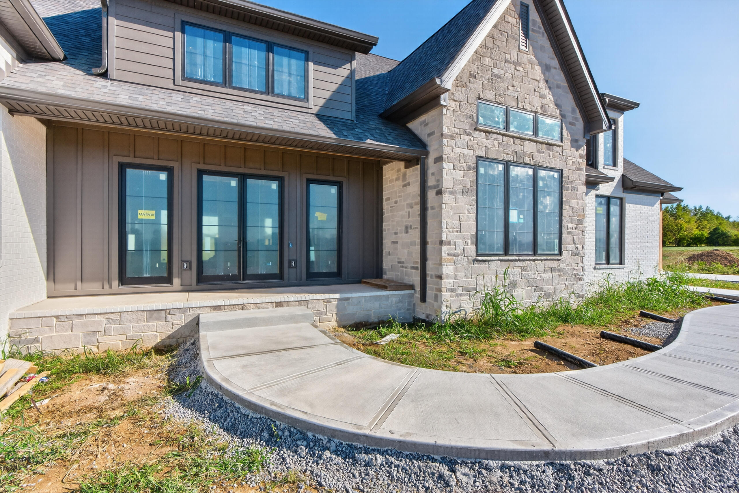 100 Ava Court Property Photo 4