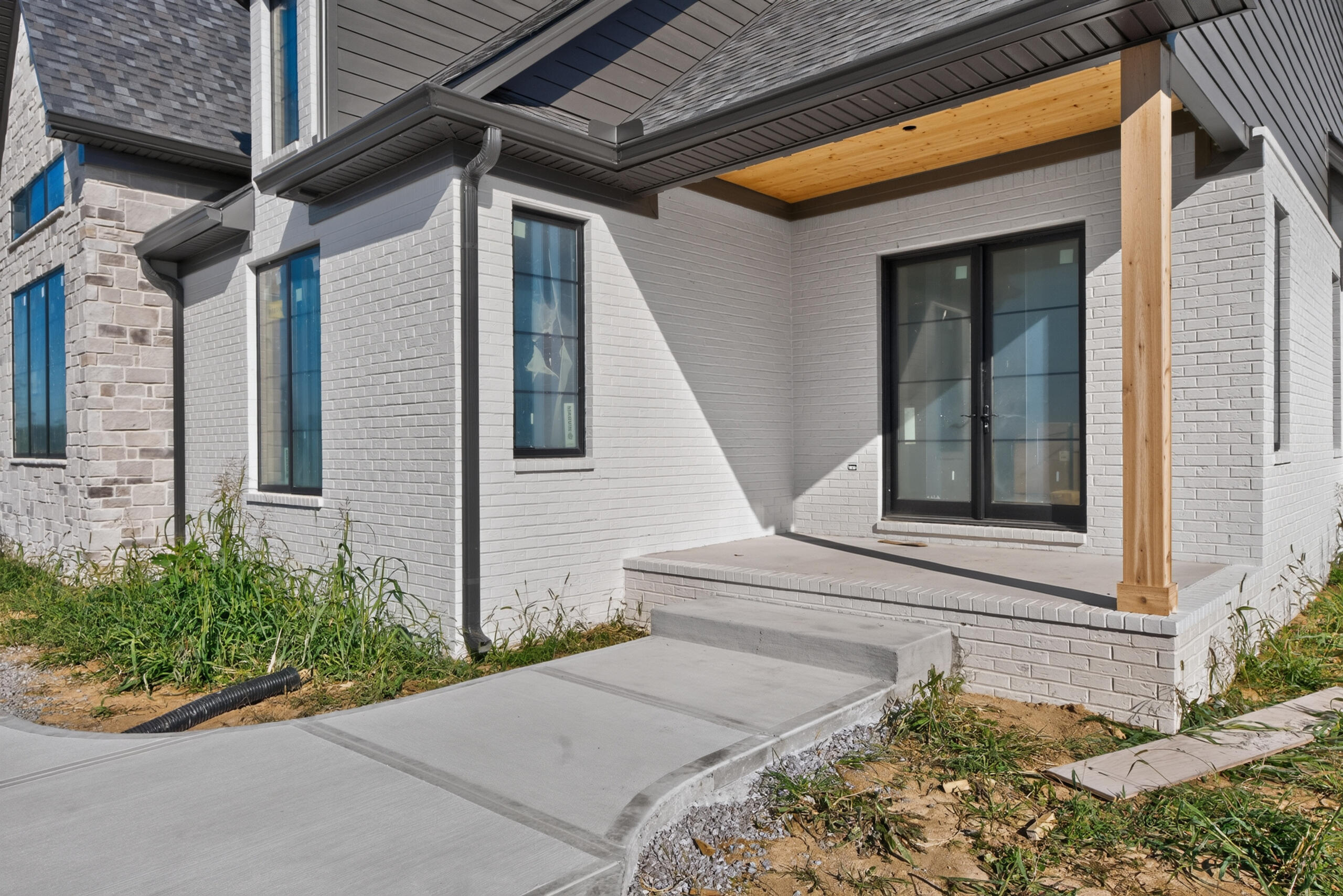 100 Ava Court Property Photo 6