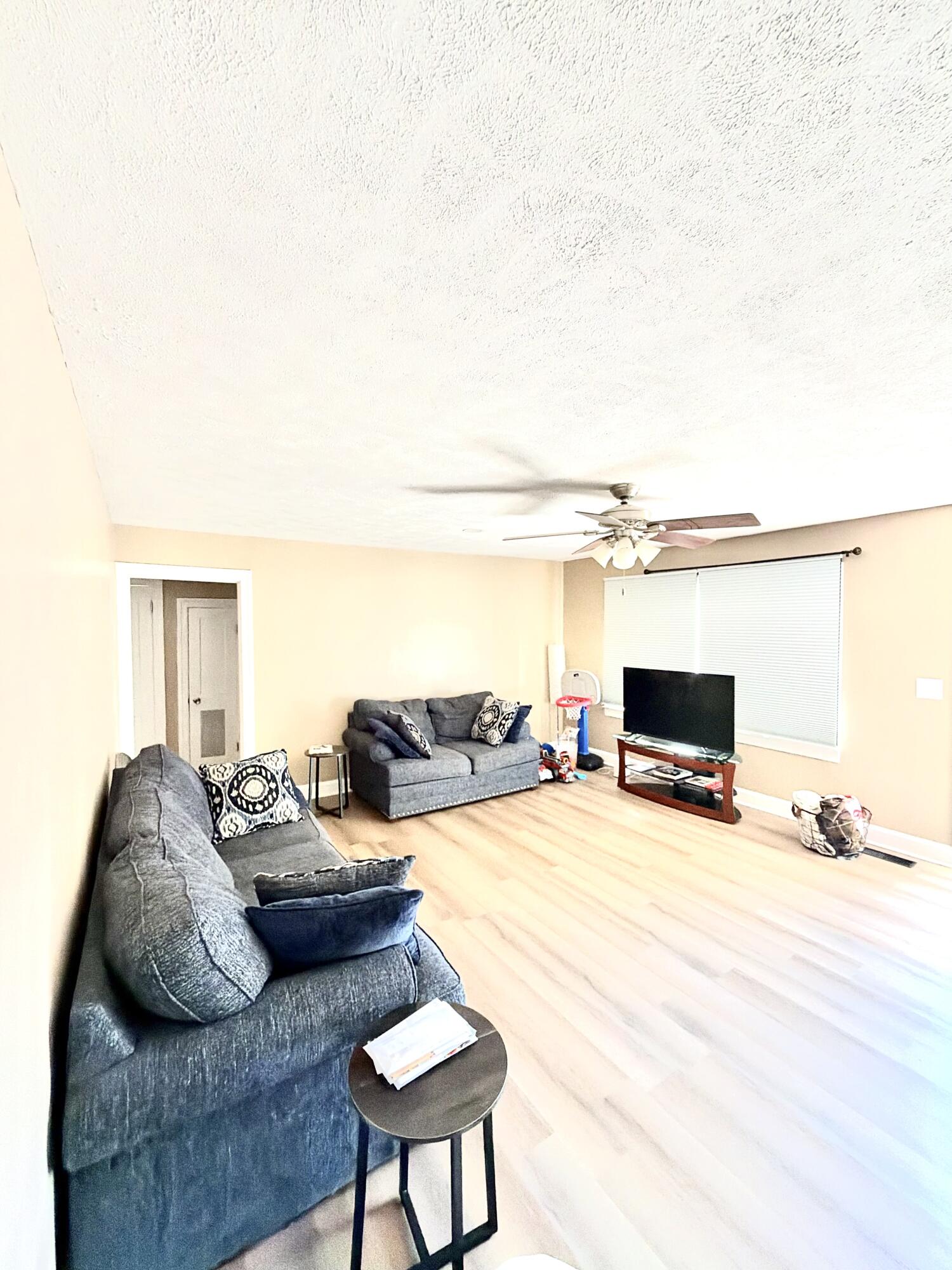 123 E 9th Street Property Photo 8