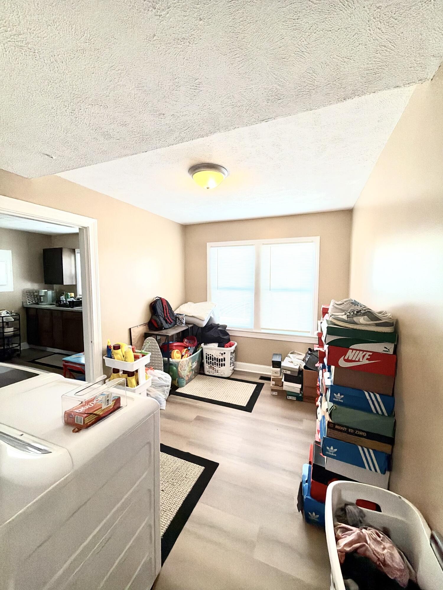 123 E 9th Street Property Photo 12