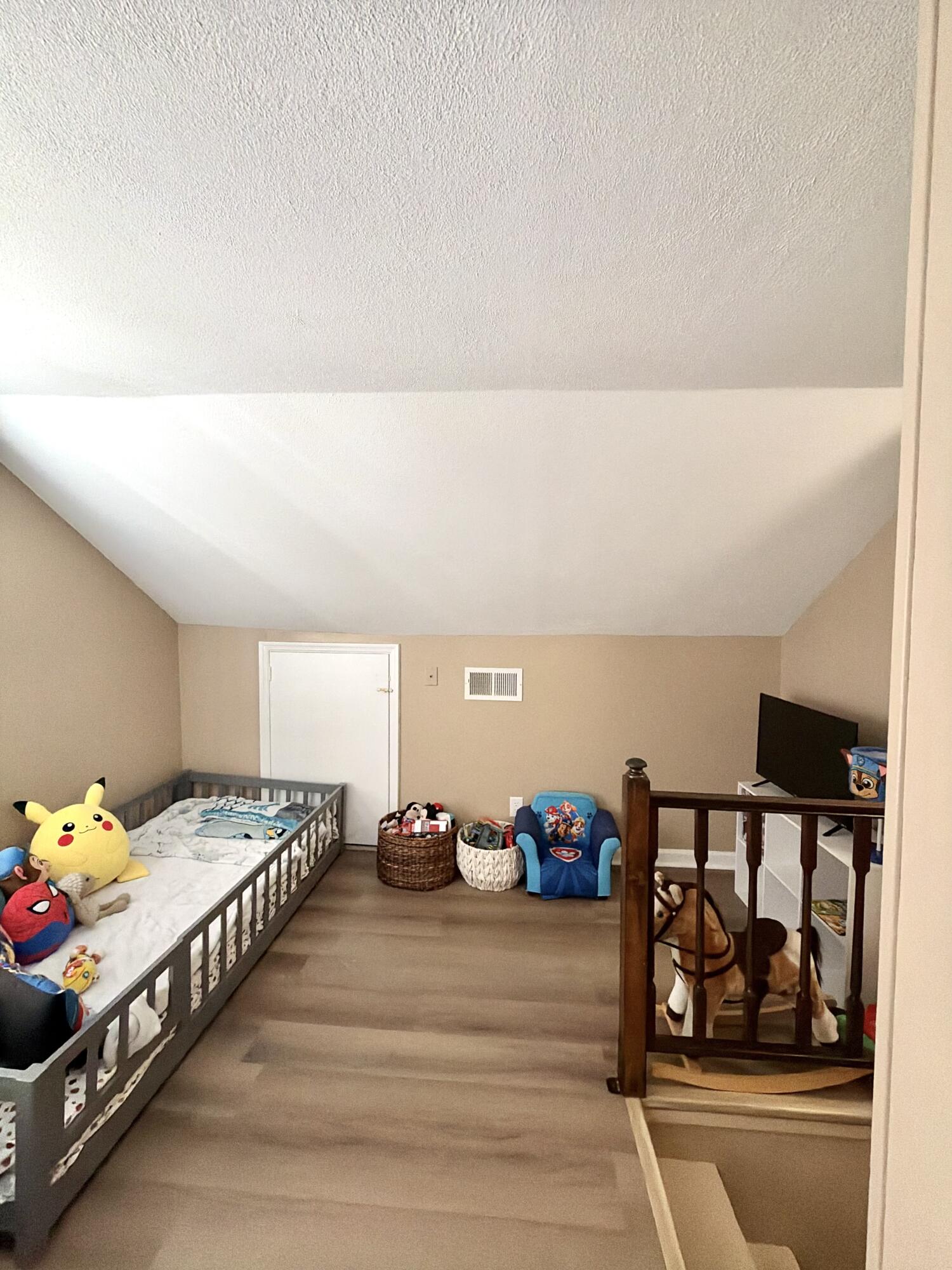 123 E 9th Street Property Photo 15