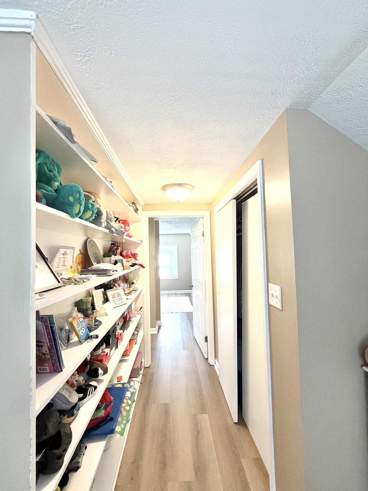 123 E 9th Street Property Photo 16