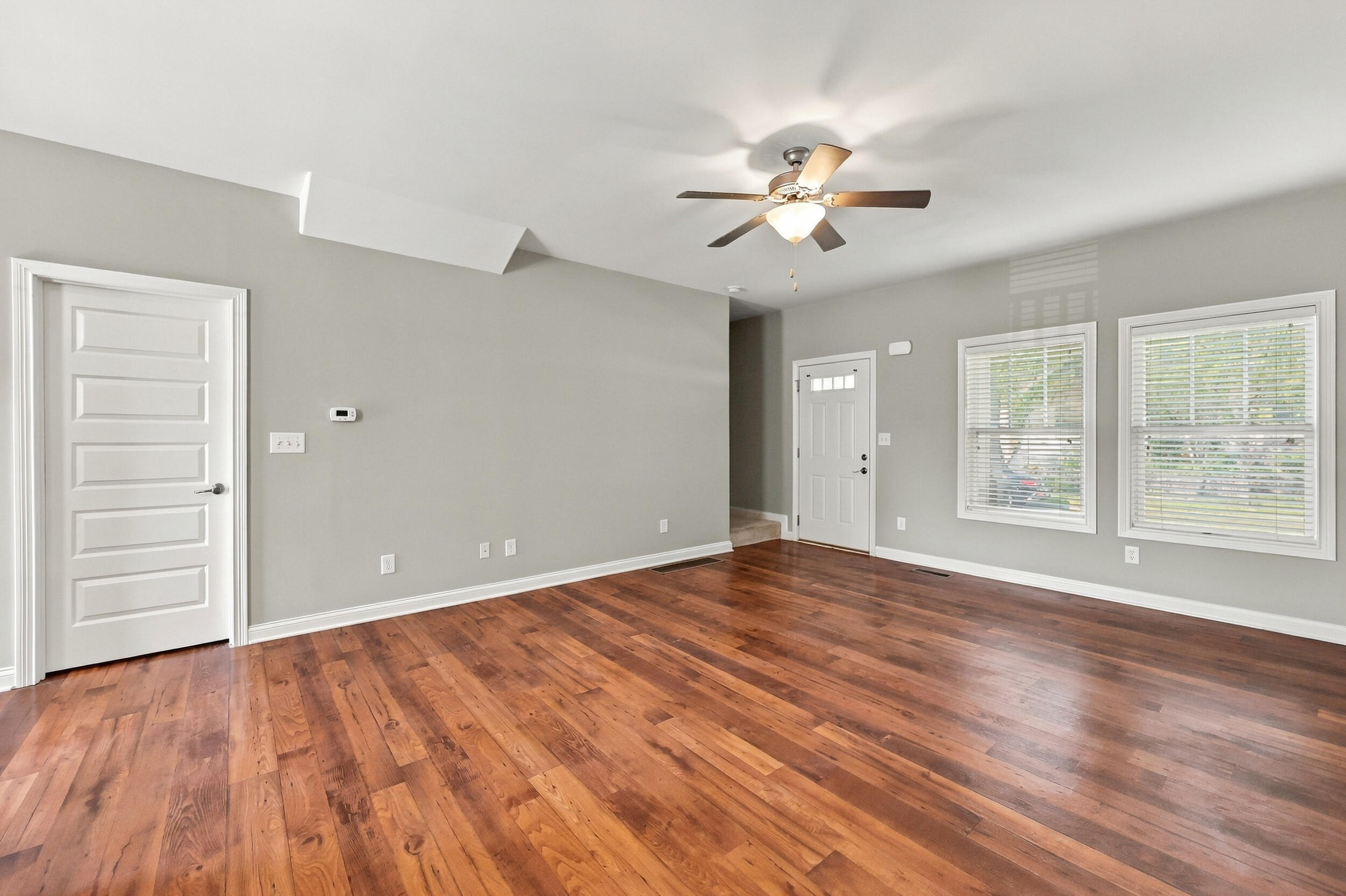 255 Towne Square Park Property Photo 6