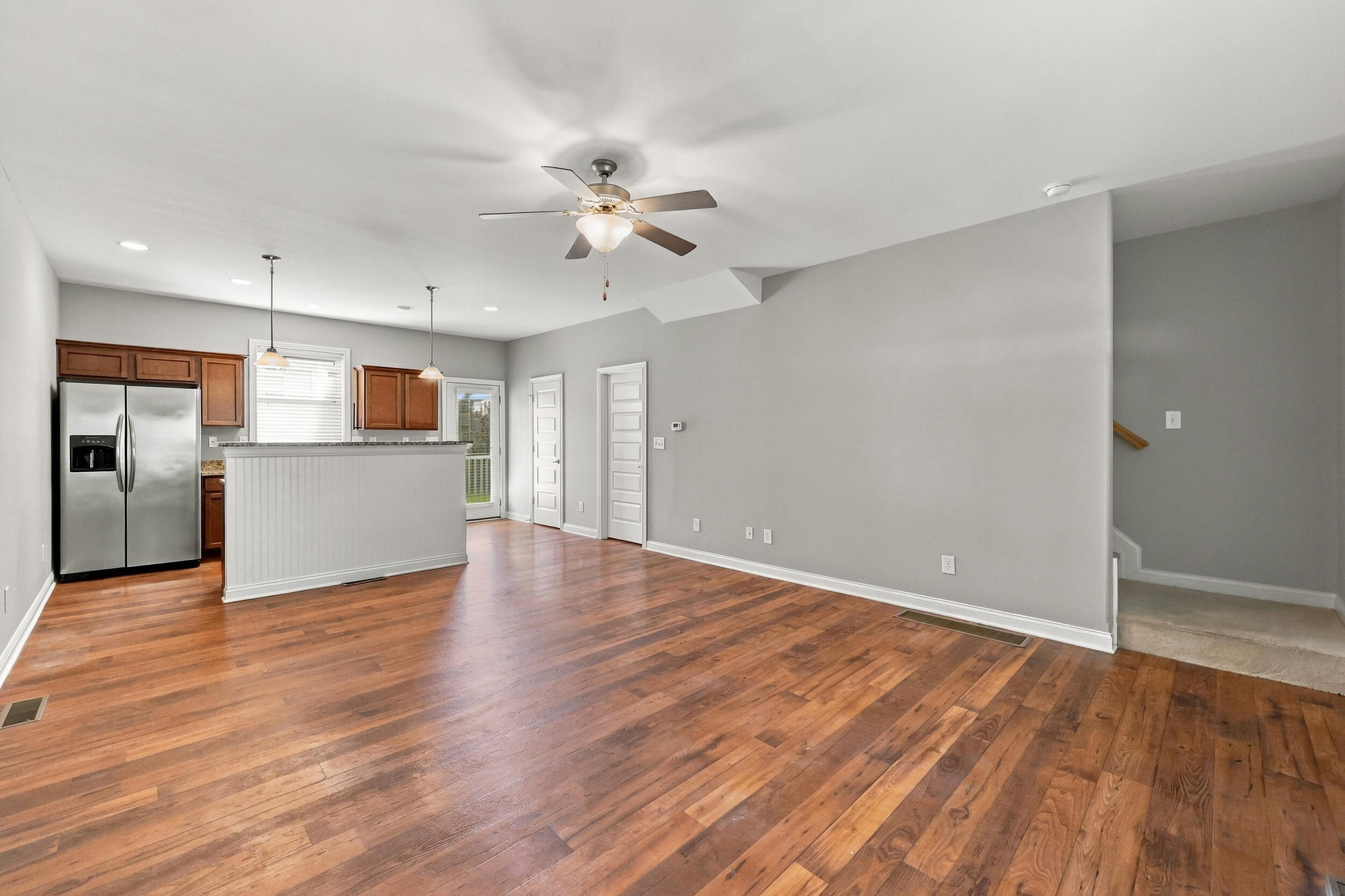 255 Towne Square Park Property Photo 7