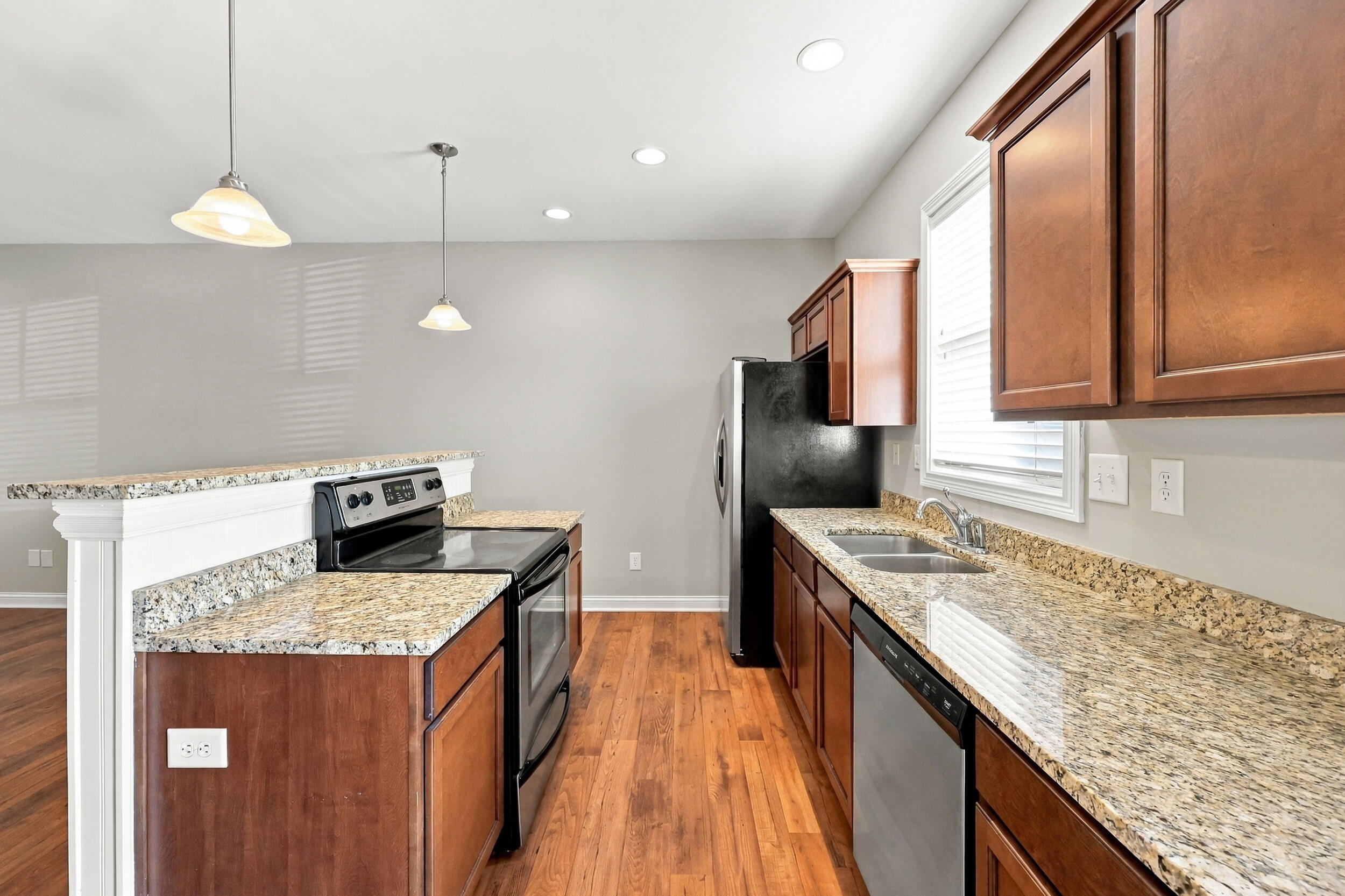 255 Towne Square Park Property Photo 10