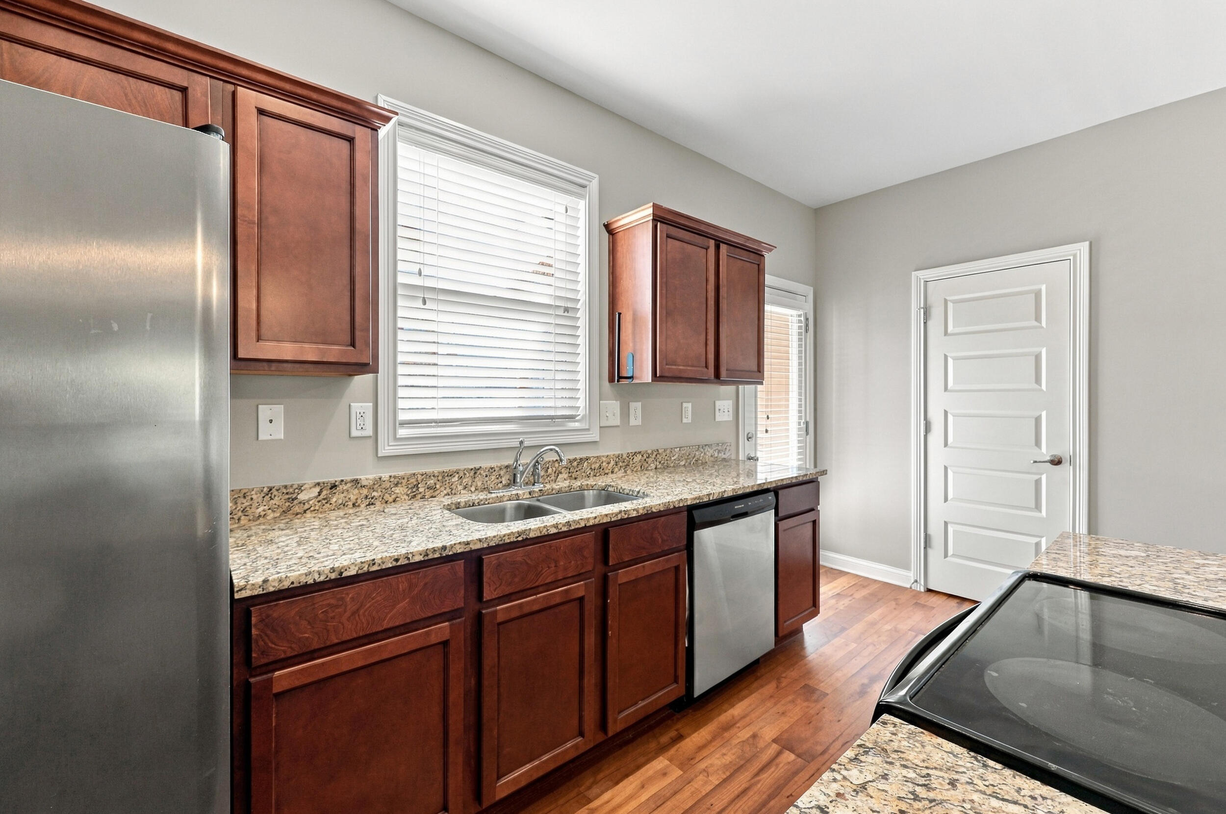 255 Towne Square Park Property Photo 11