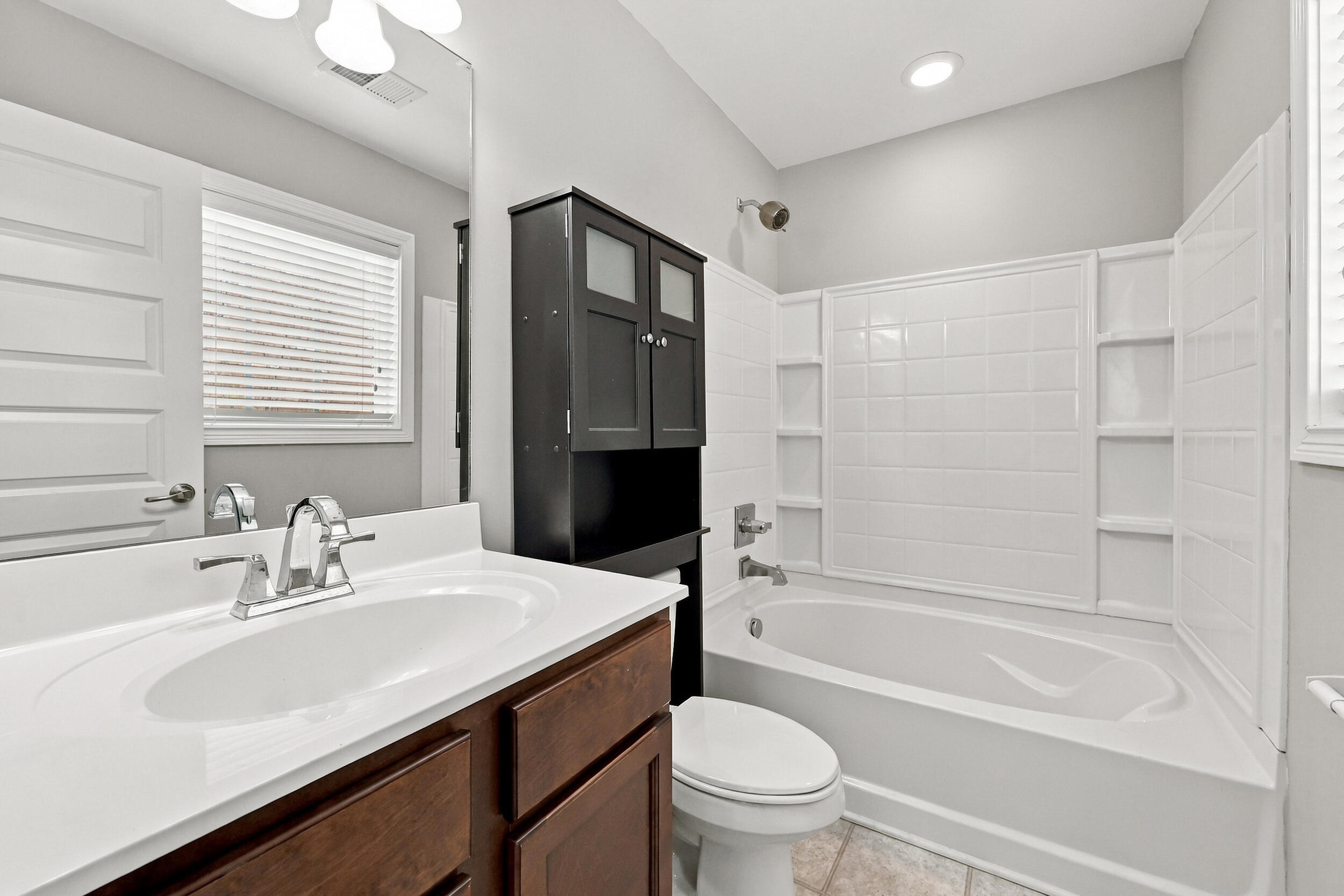 255 Towne Square Park Property Photo 18