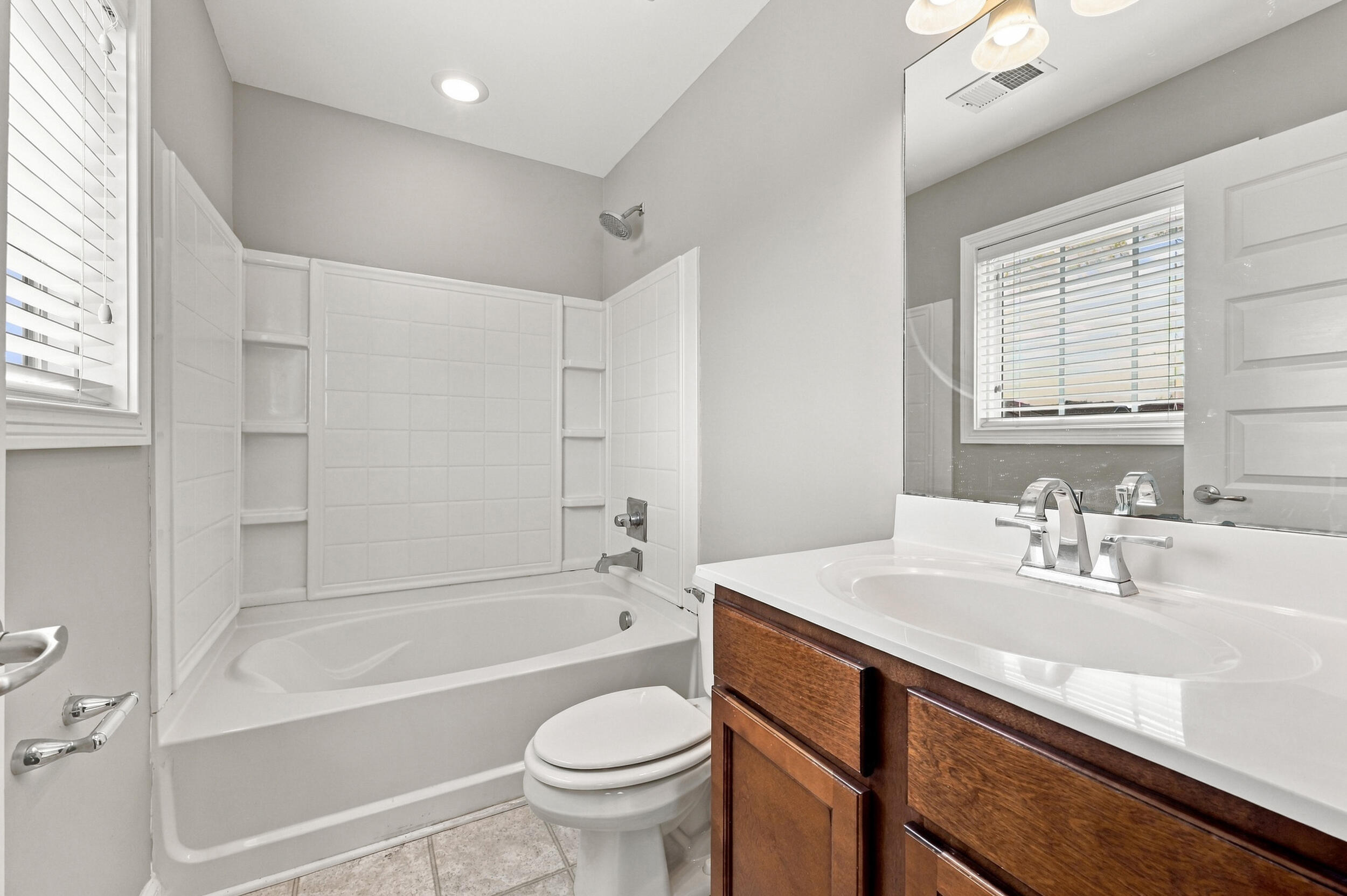 255 Towne Square Park Property Photo 21