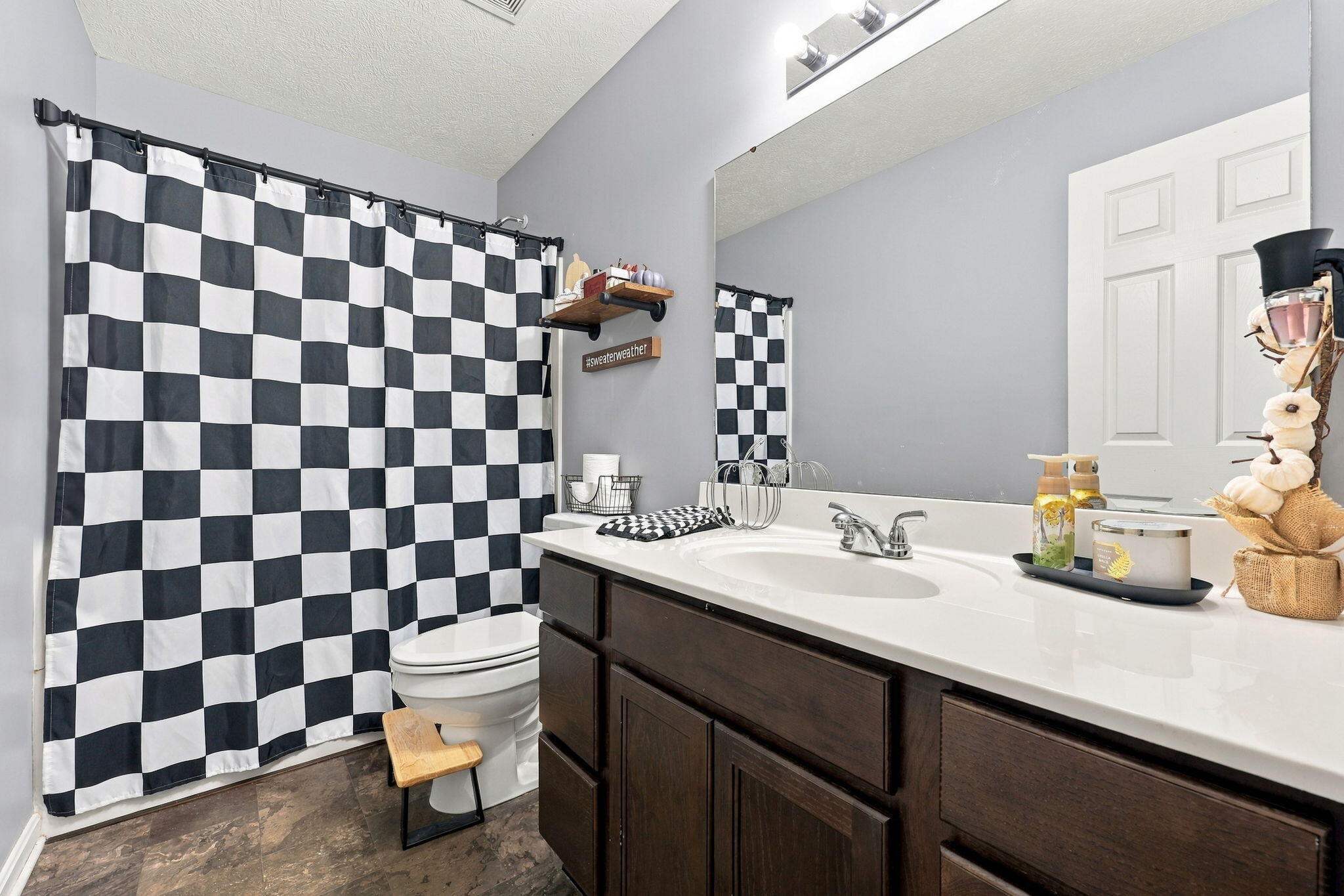 104 Red Rock Court Property Photo 6