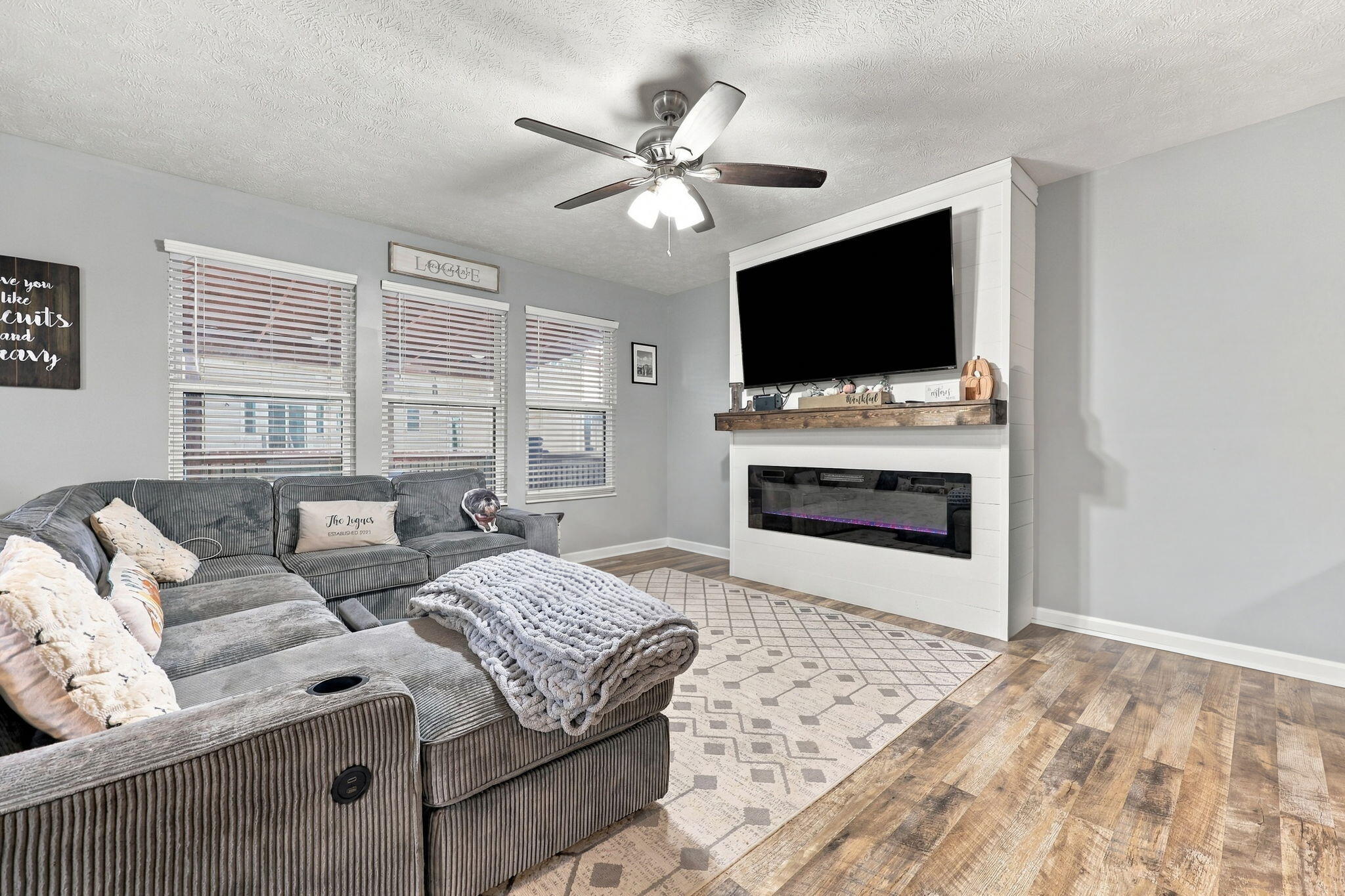 104 Red Rock Court Property Photo 9