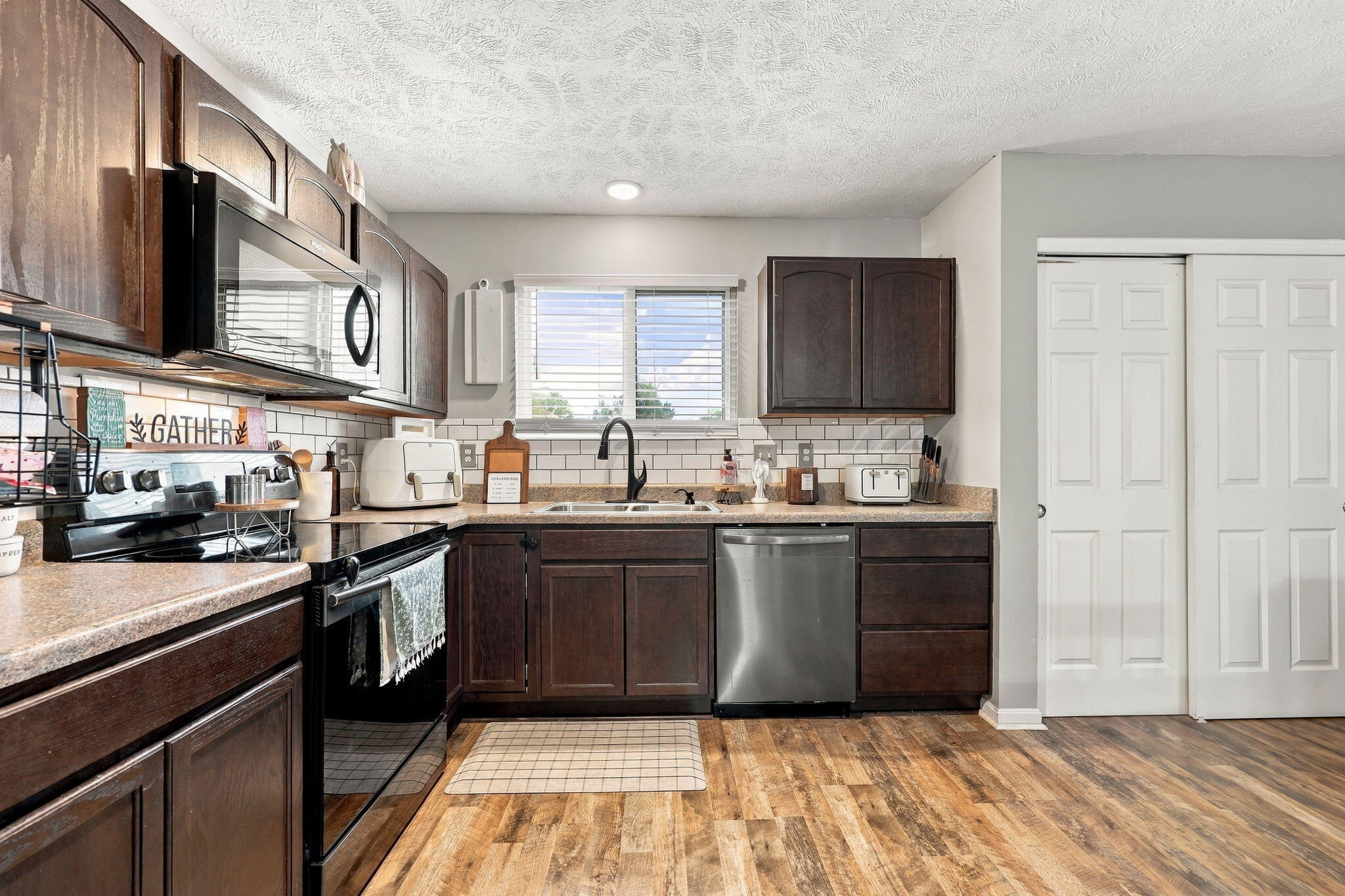 104 Red Rock Court Property Photo 14