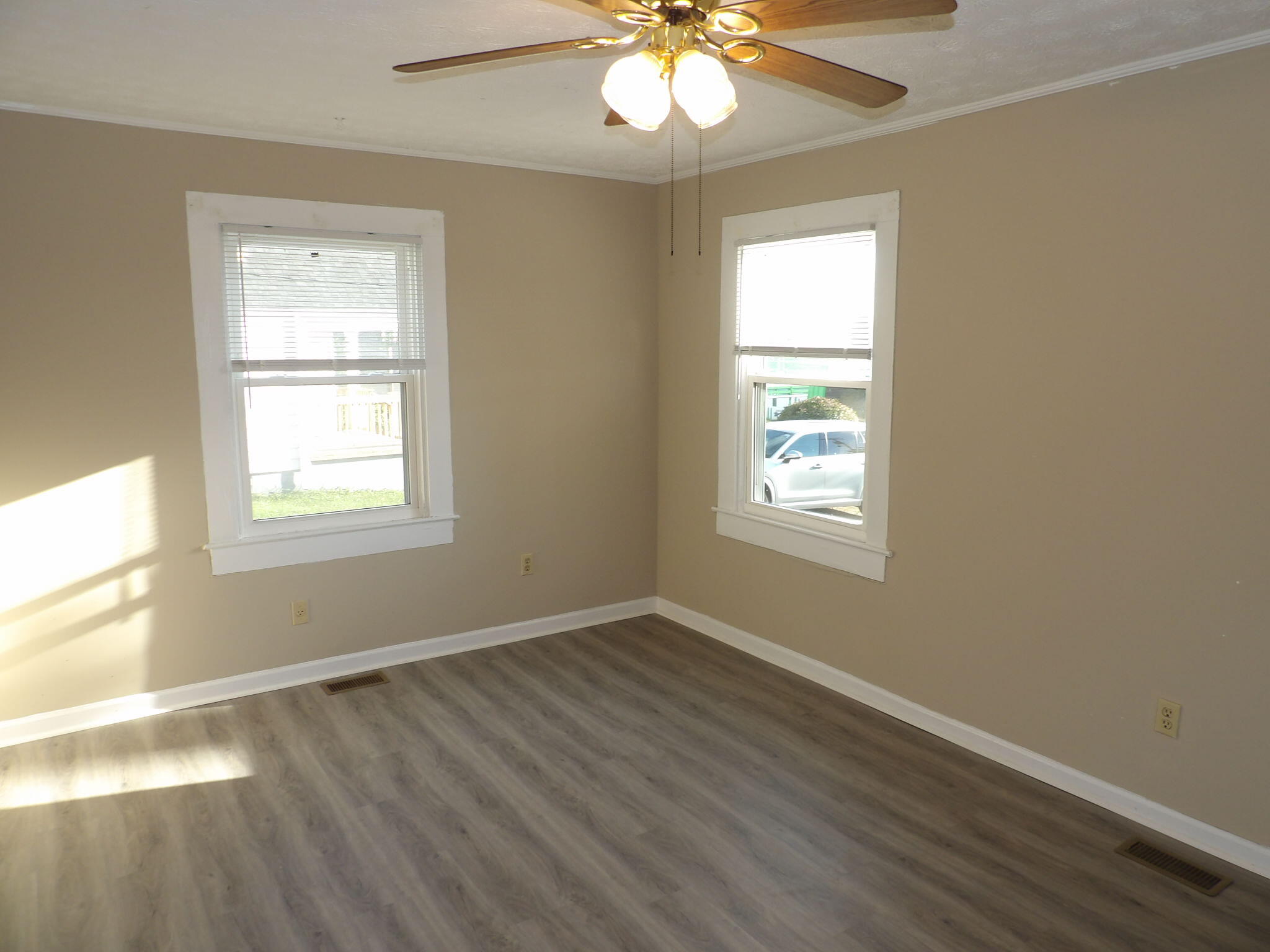 111 Allnutt Drive Property Photo 8