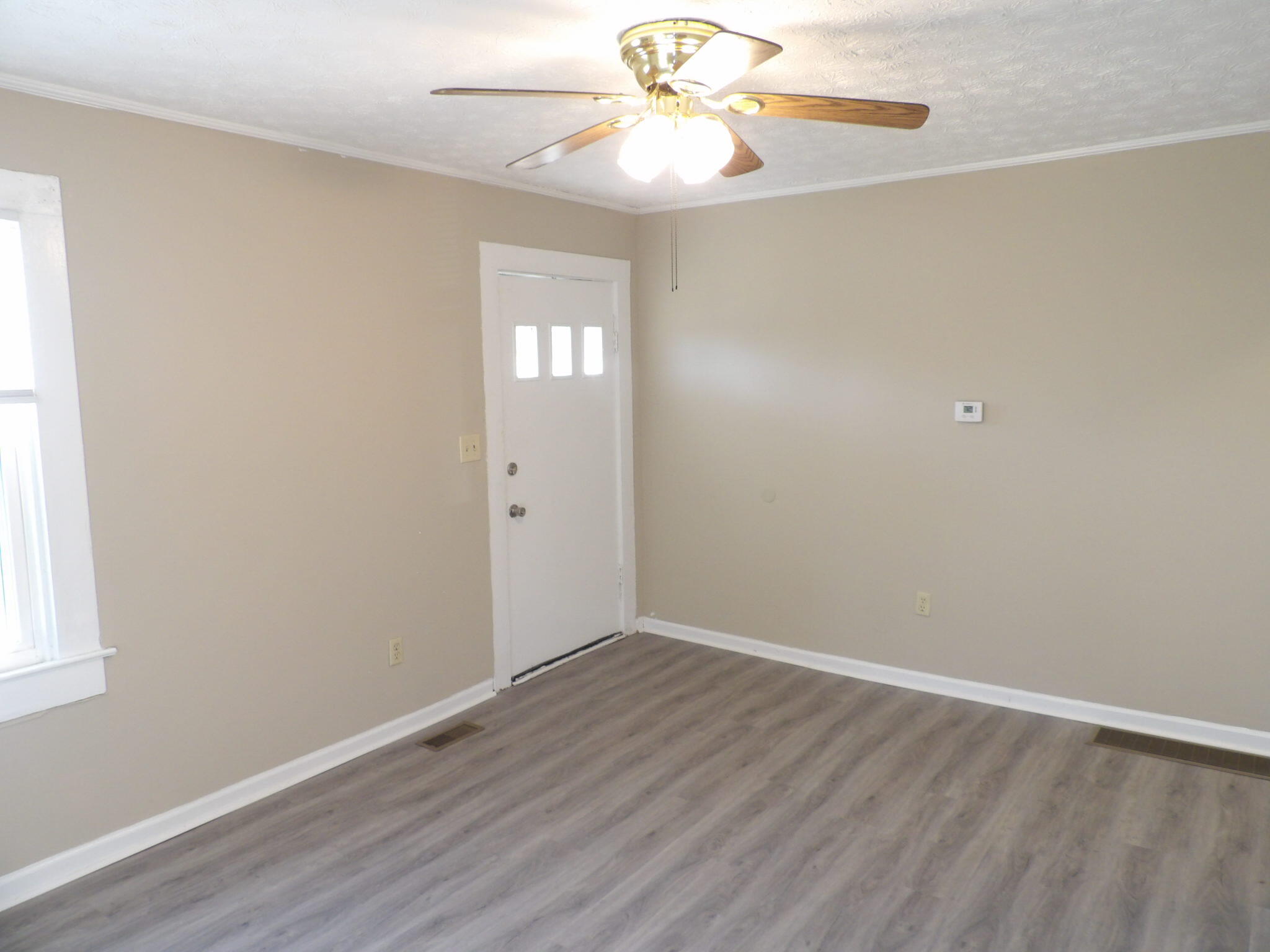111 Allnutt Drive Property Photo 9