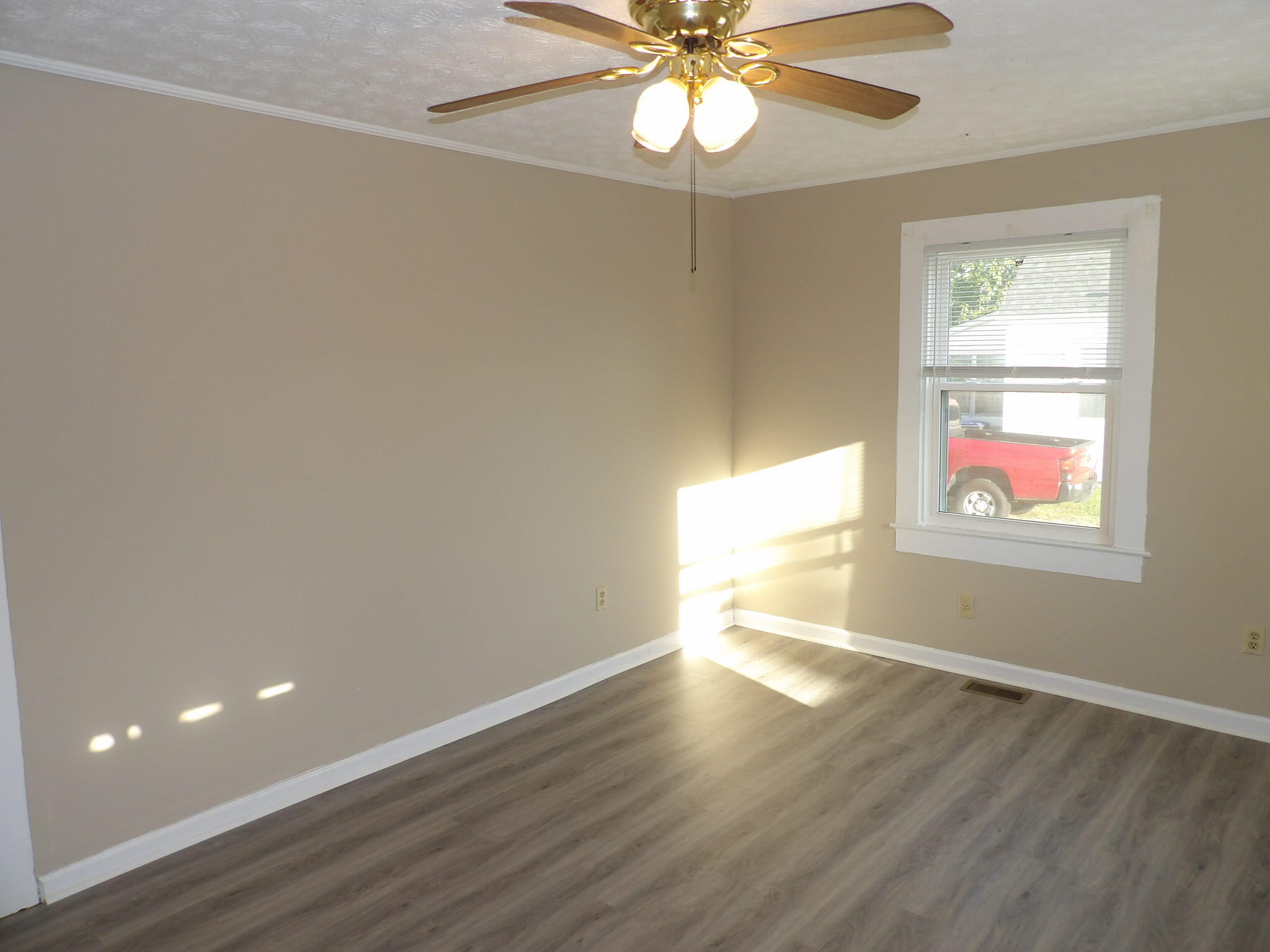 111 Allnutt Drive Property Photo 11