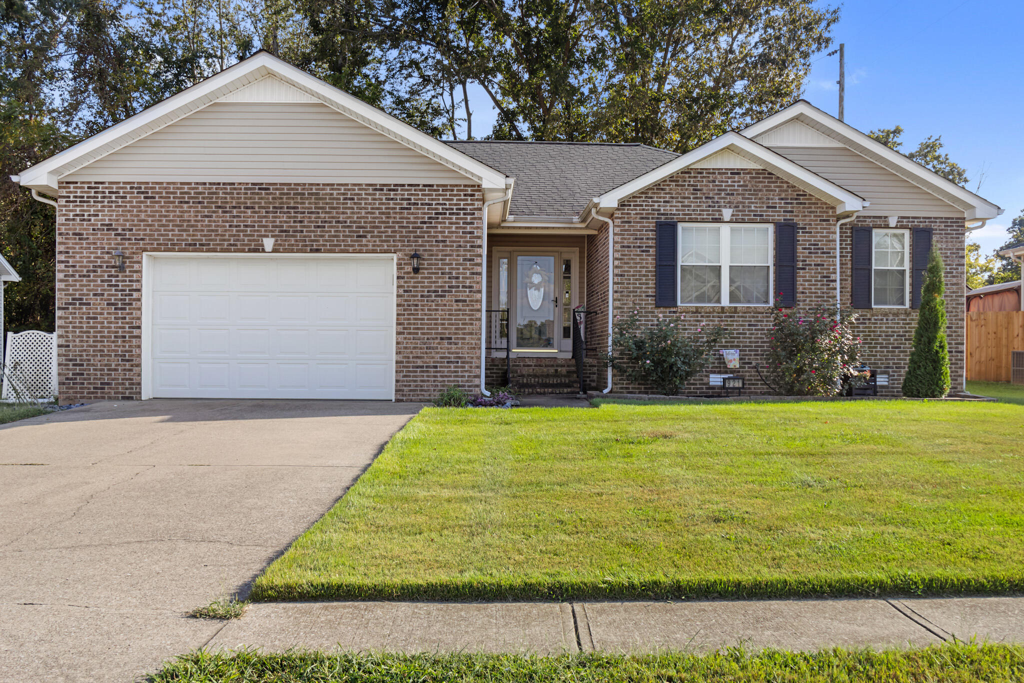 921 Wing Tip Circle Property Photo 3