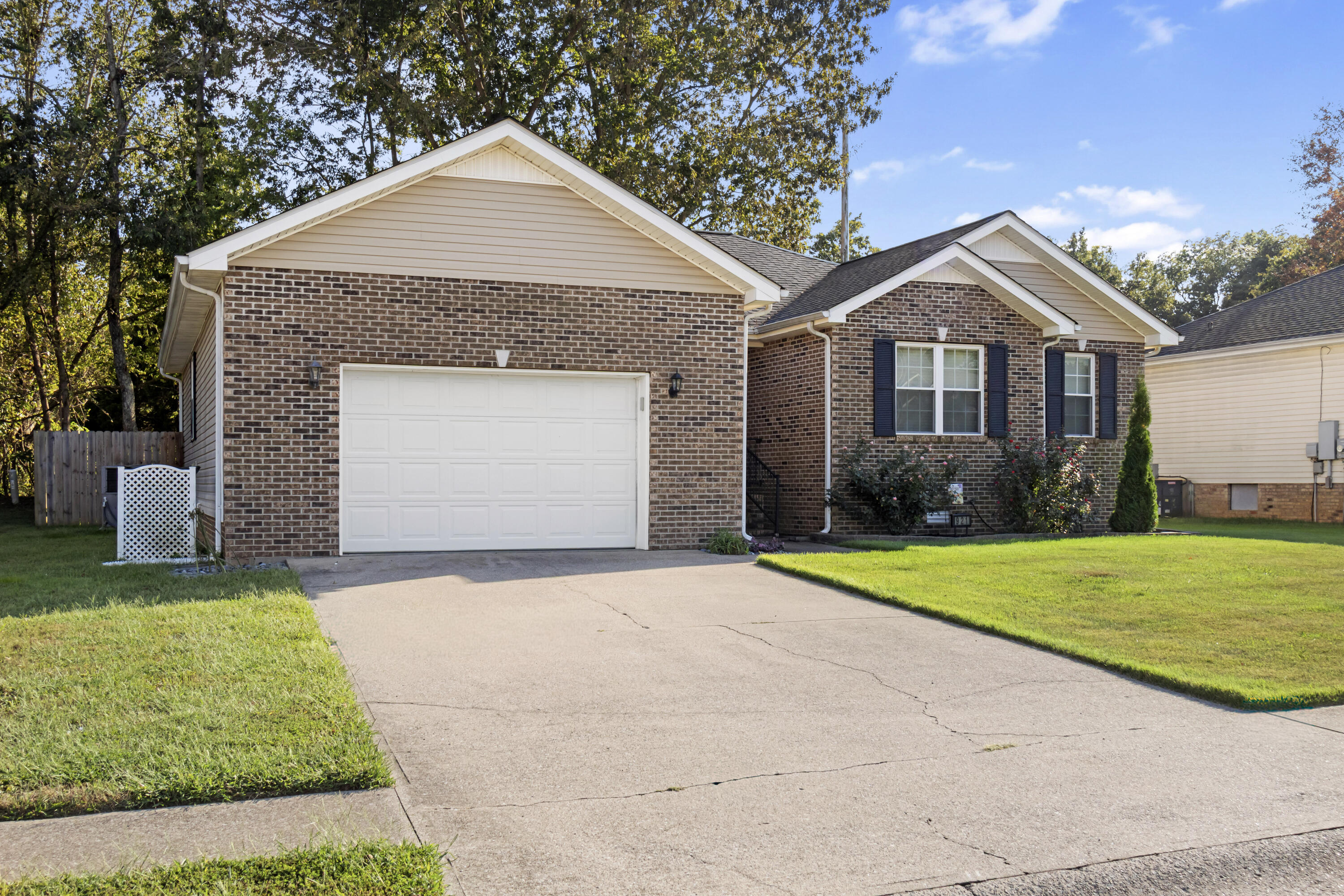 921 Wing Tip Circle Property Photo 4