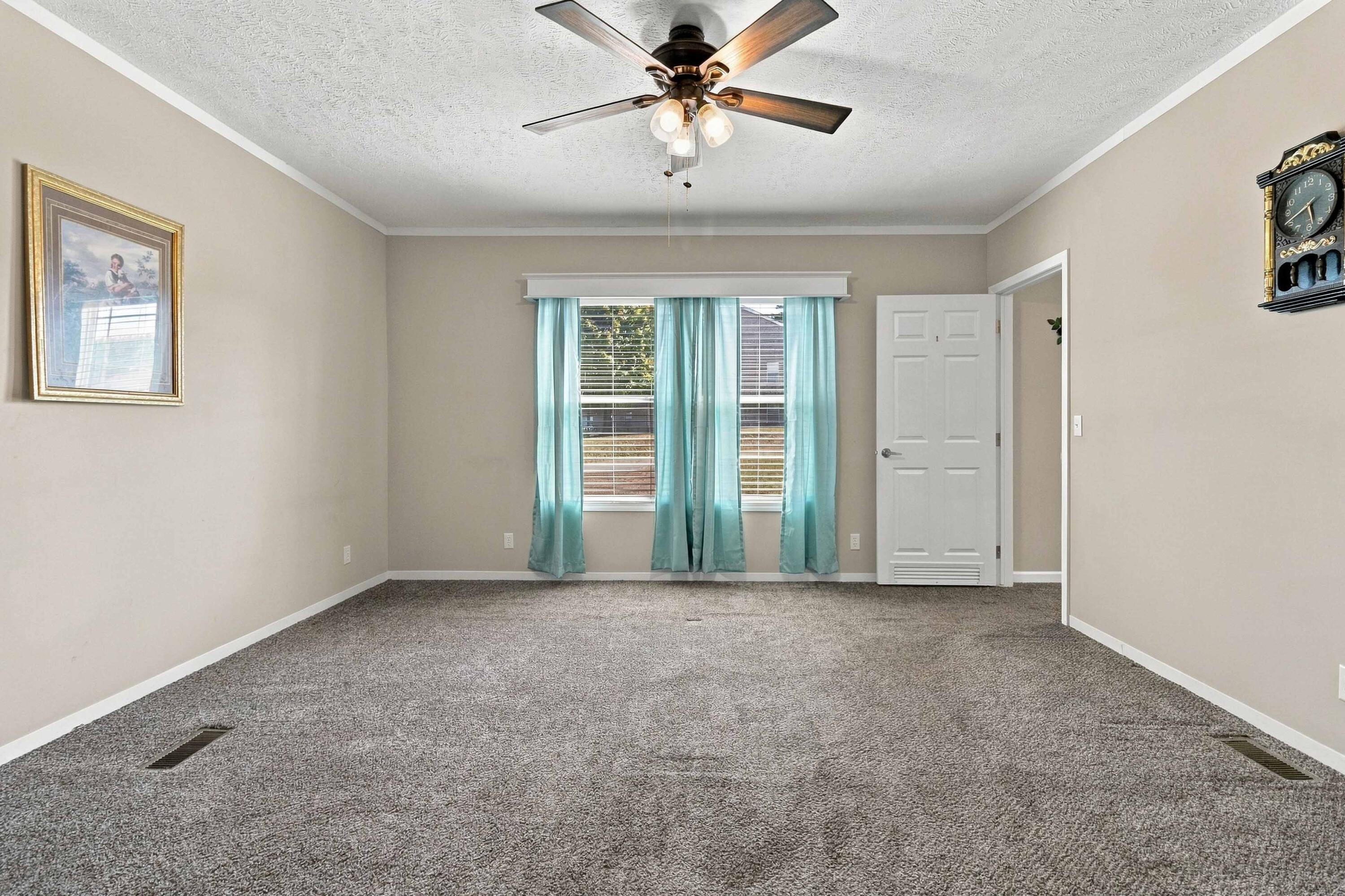 401 Meadows Grove Road Property Photo 30