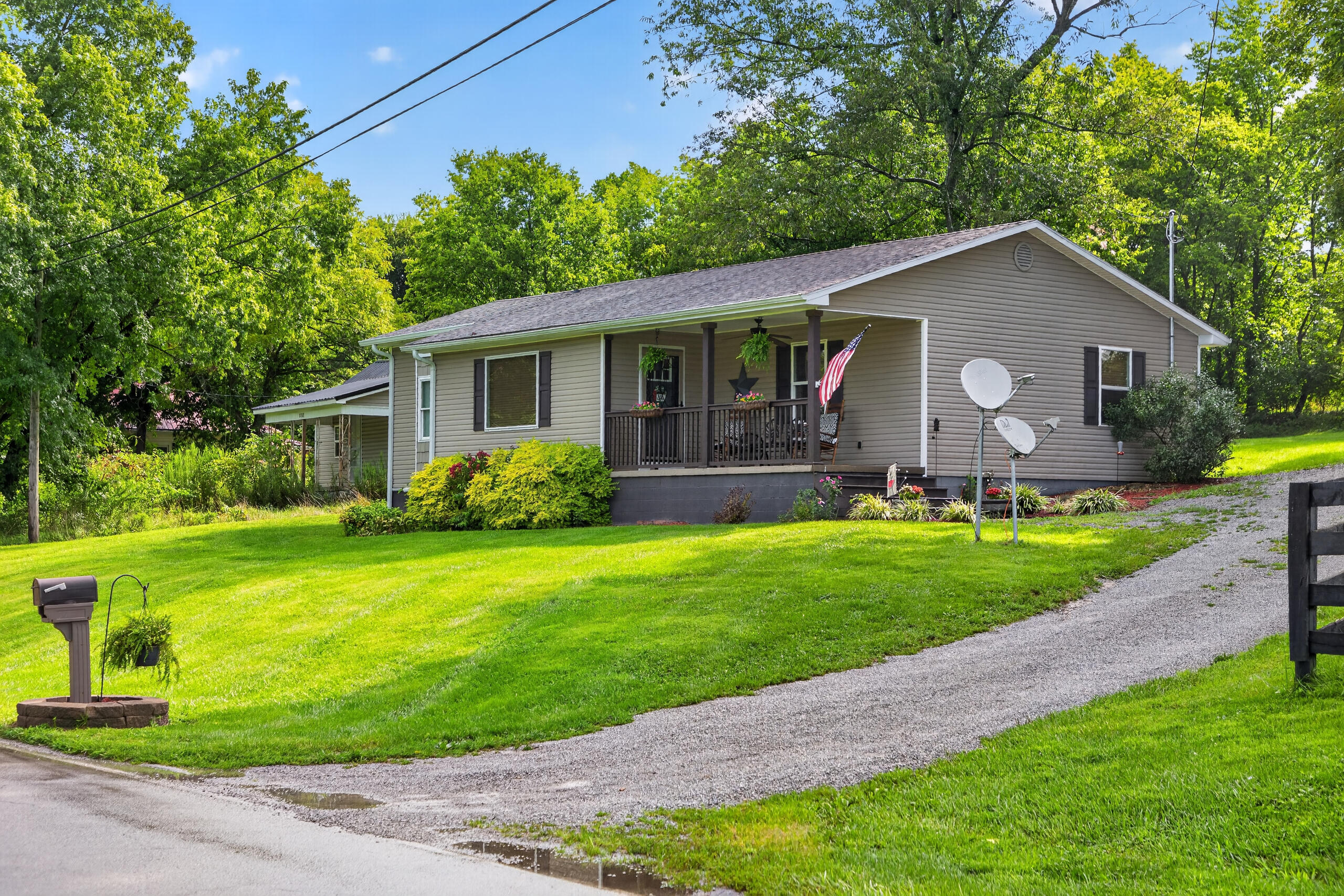2983 Perryville Road Property Photo 1