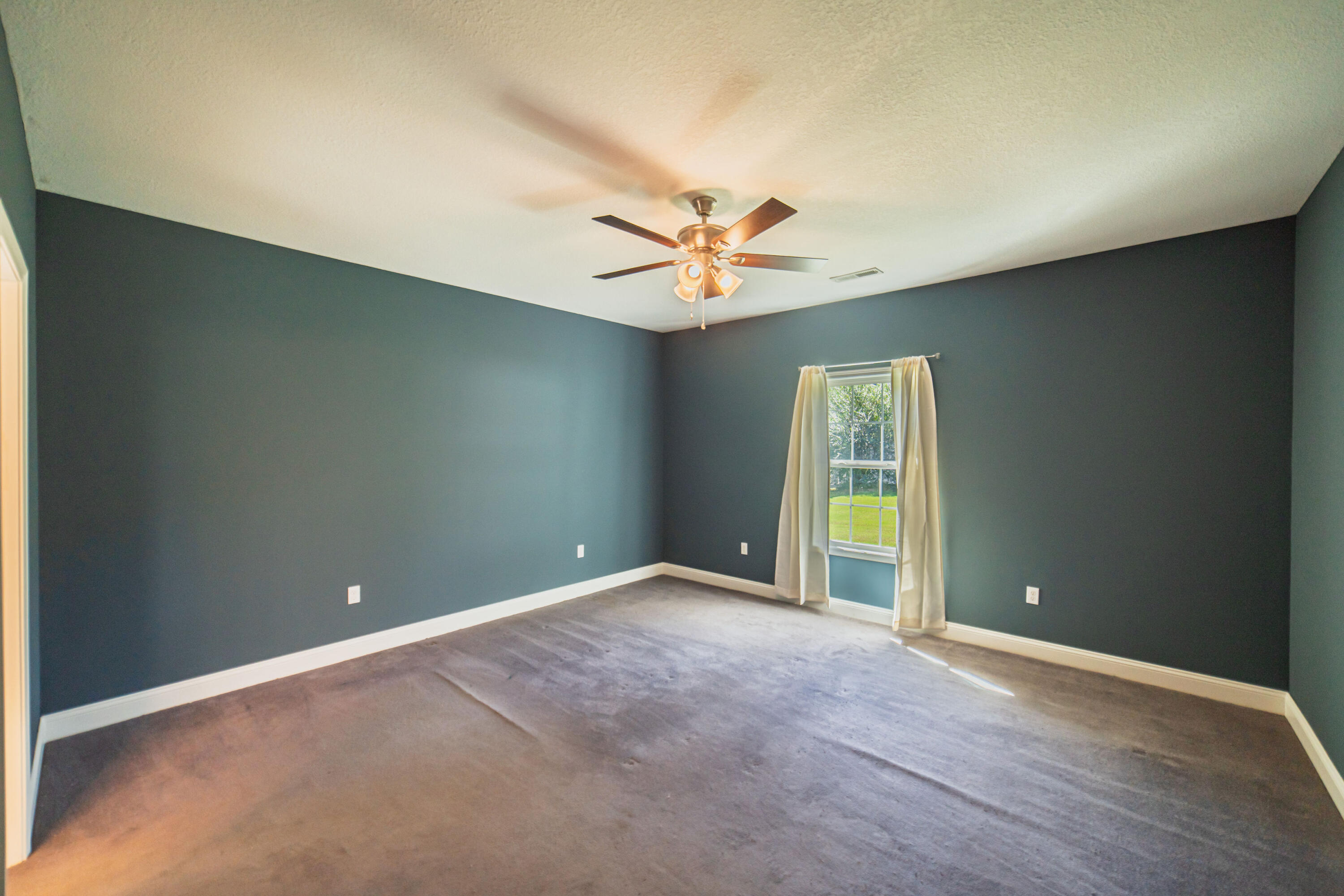 1709 Holiday Drive Property Photo 11