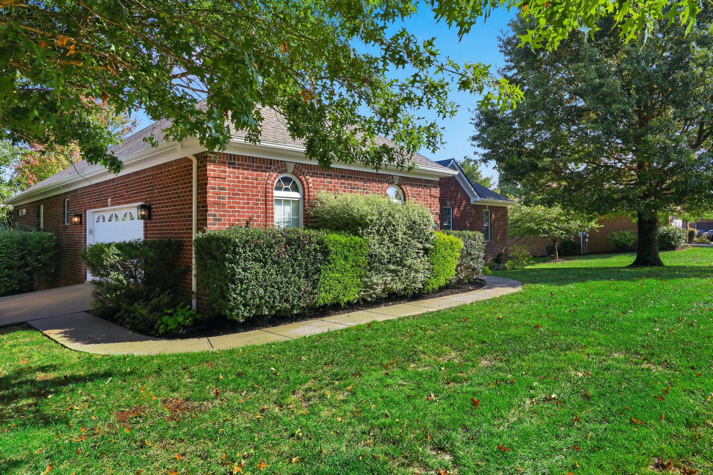 131 Oak Meadow Drive Property Photo 4