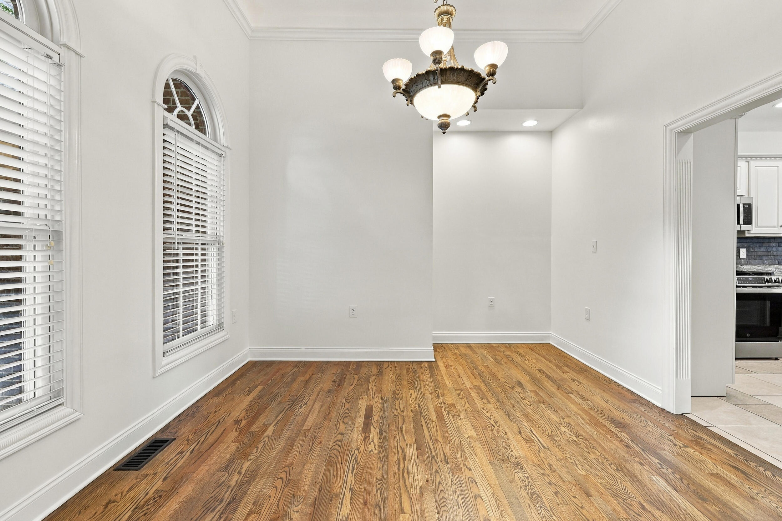 131 Oak Meadow Drive Property Photo 6
